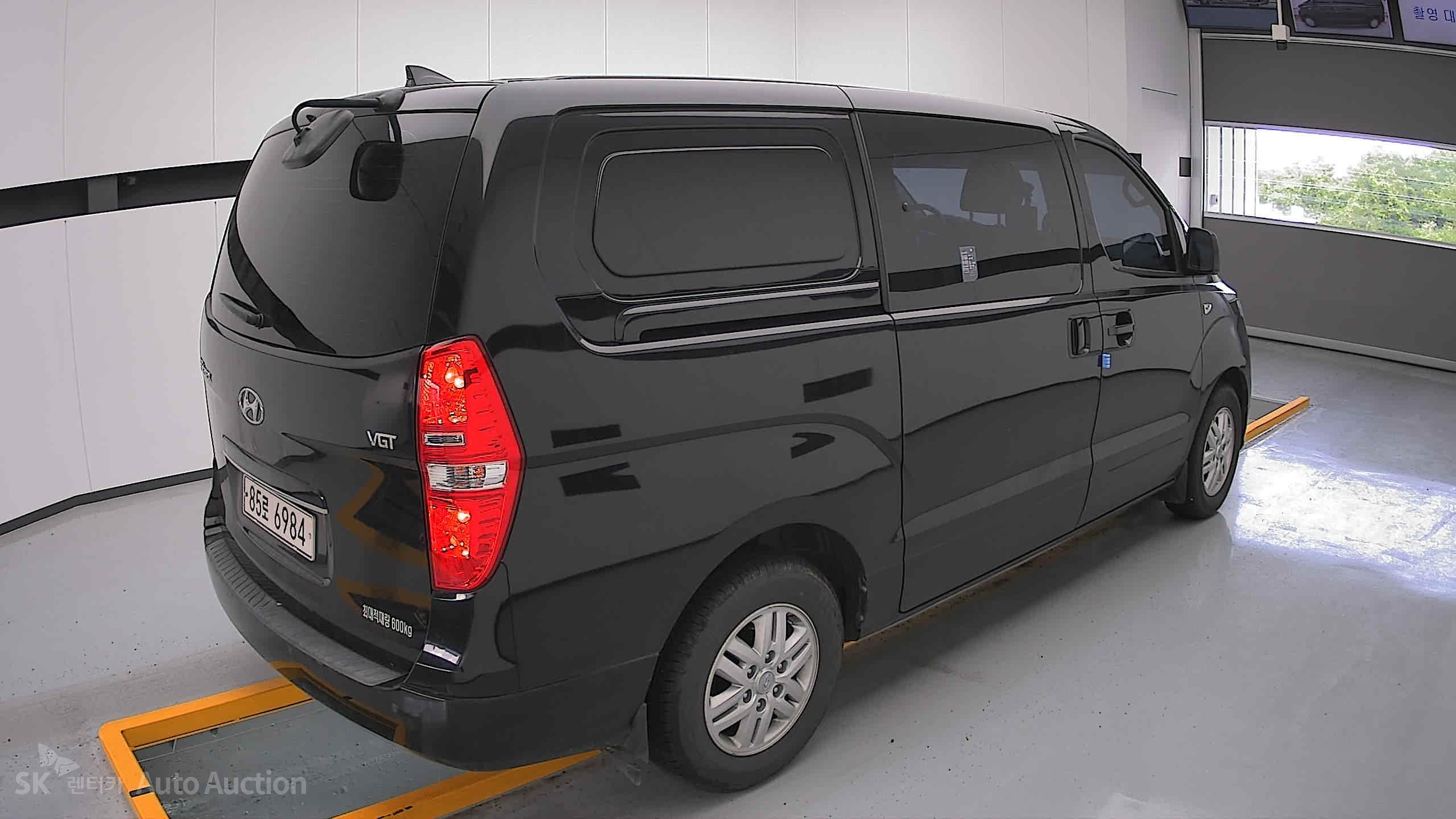 2021 - hyundai grand starex