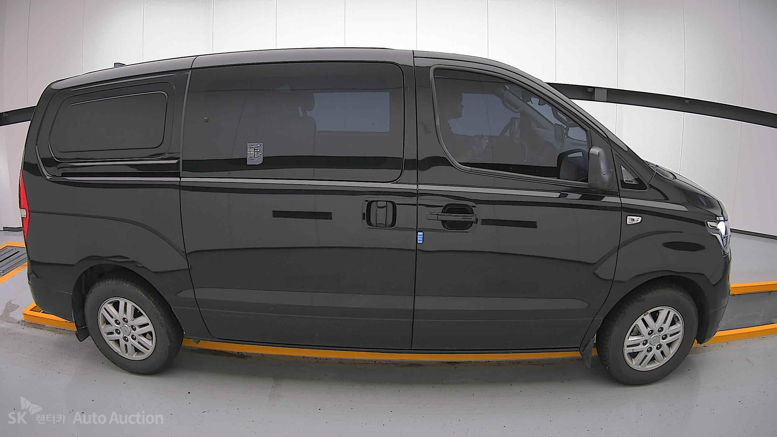 2021 - hyundai grand starex