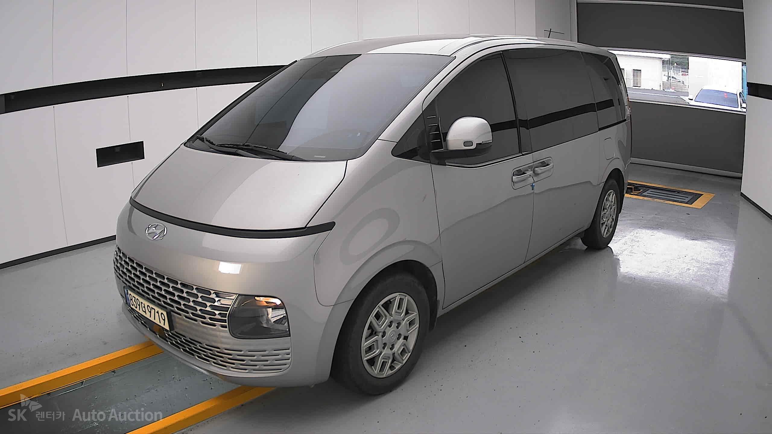 2024 - hyundai staria