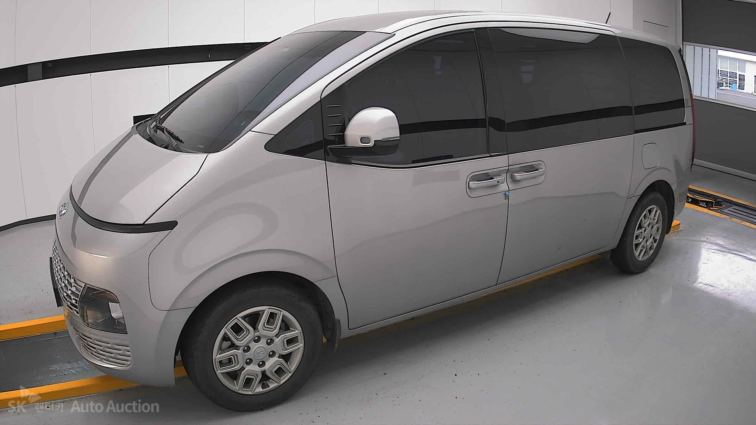 2024 - hyundai staria