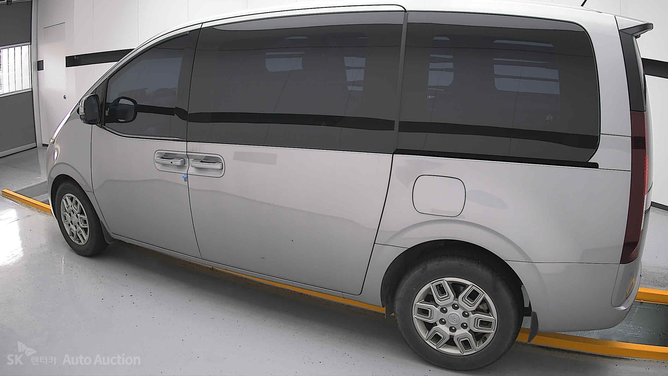 2024 - hyundai staria