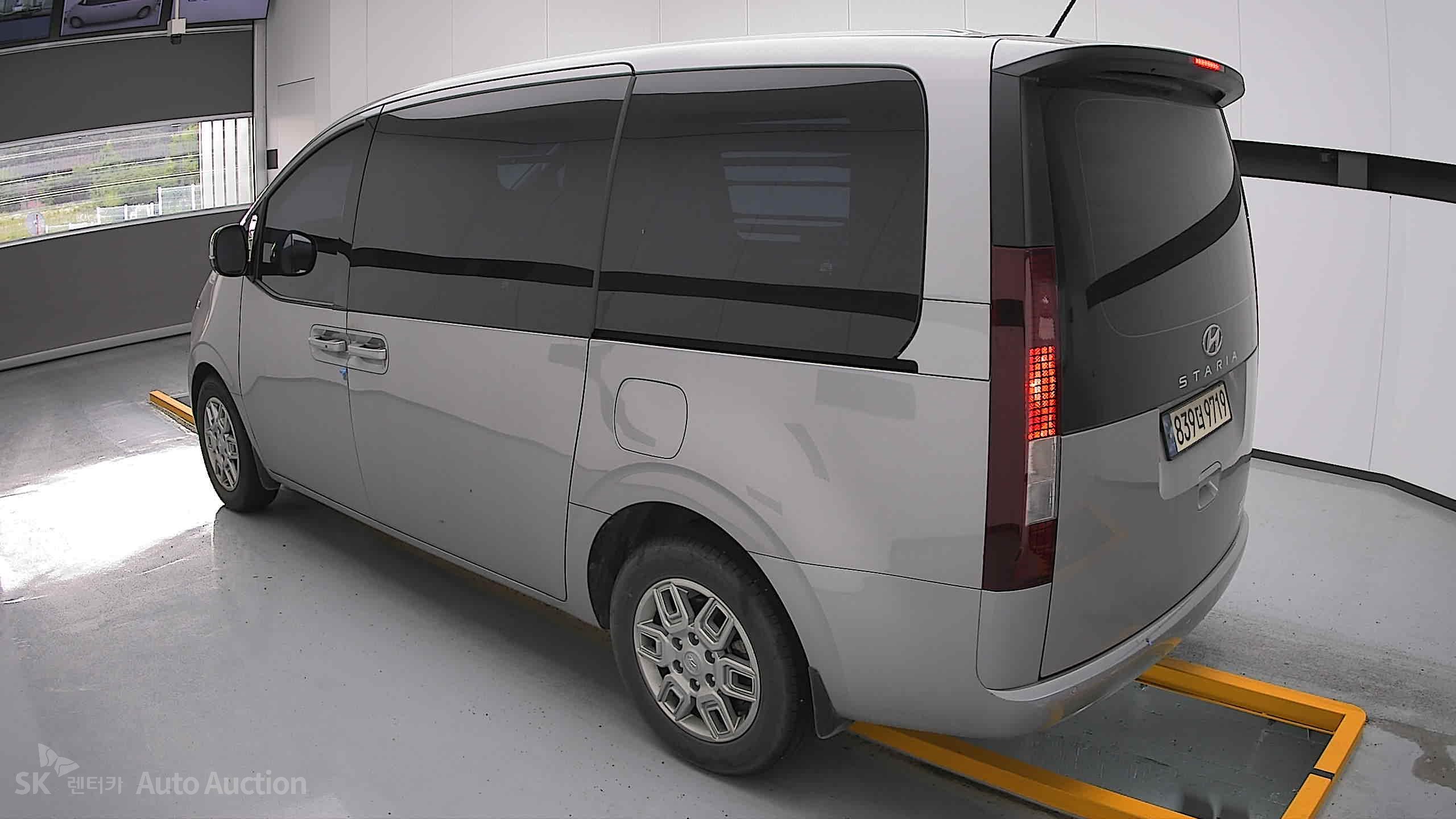 2024 - hyundai staria