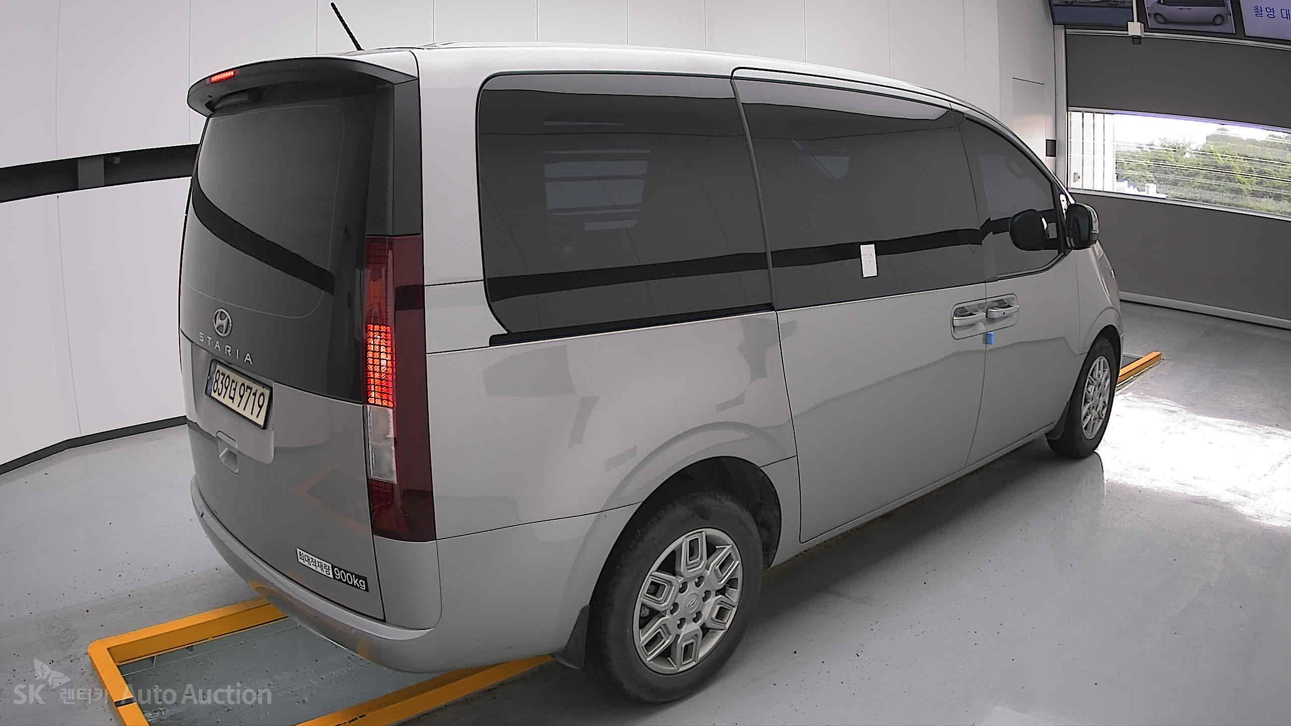 2024 - hyundai staria