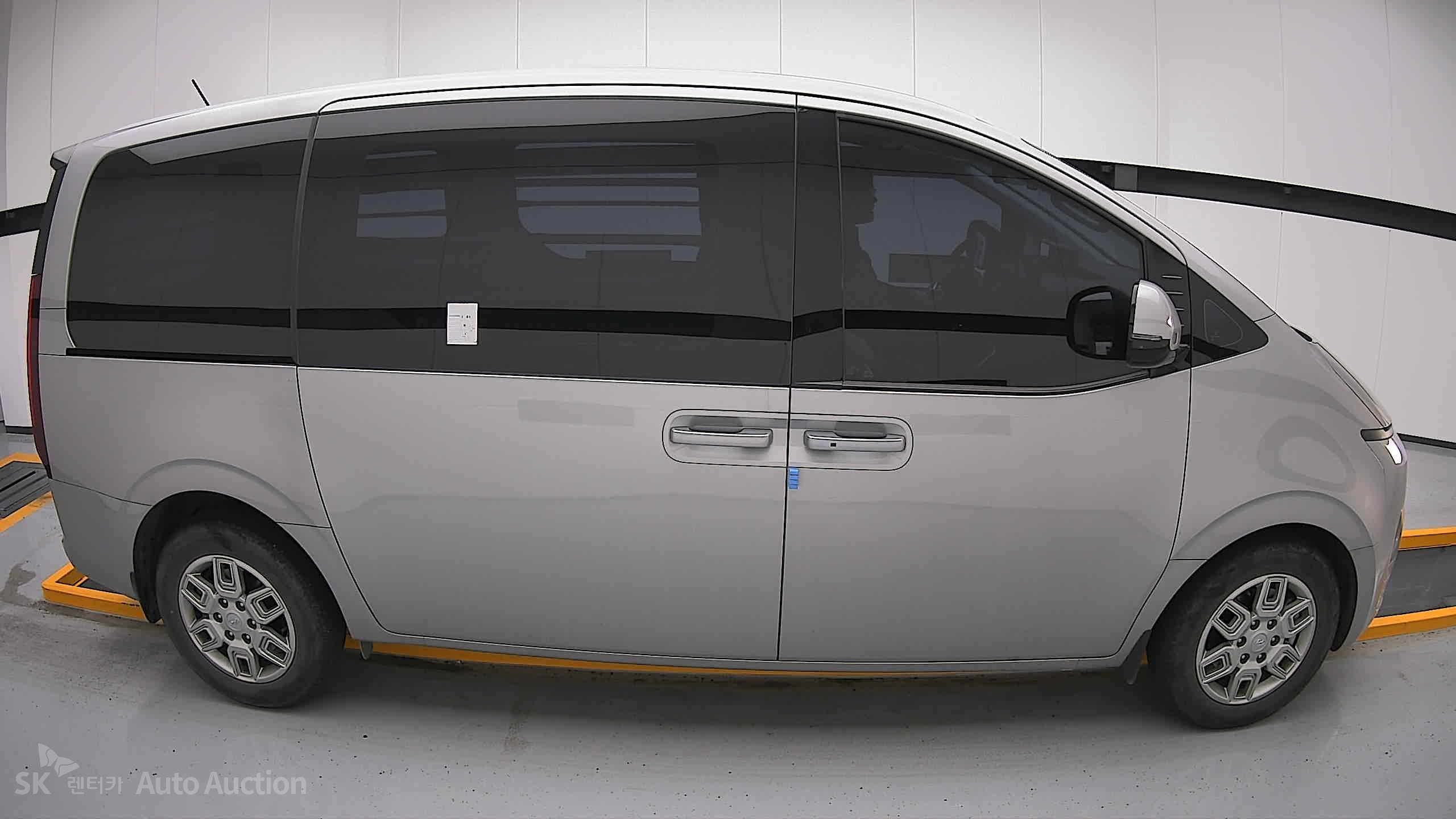 2024 - hyundai staria