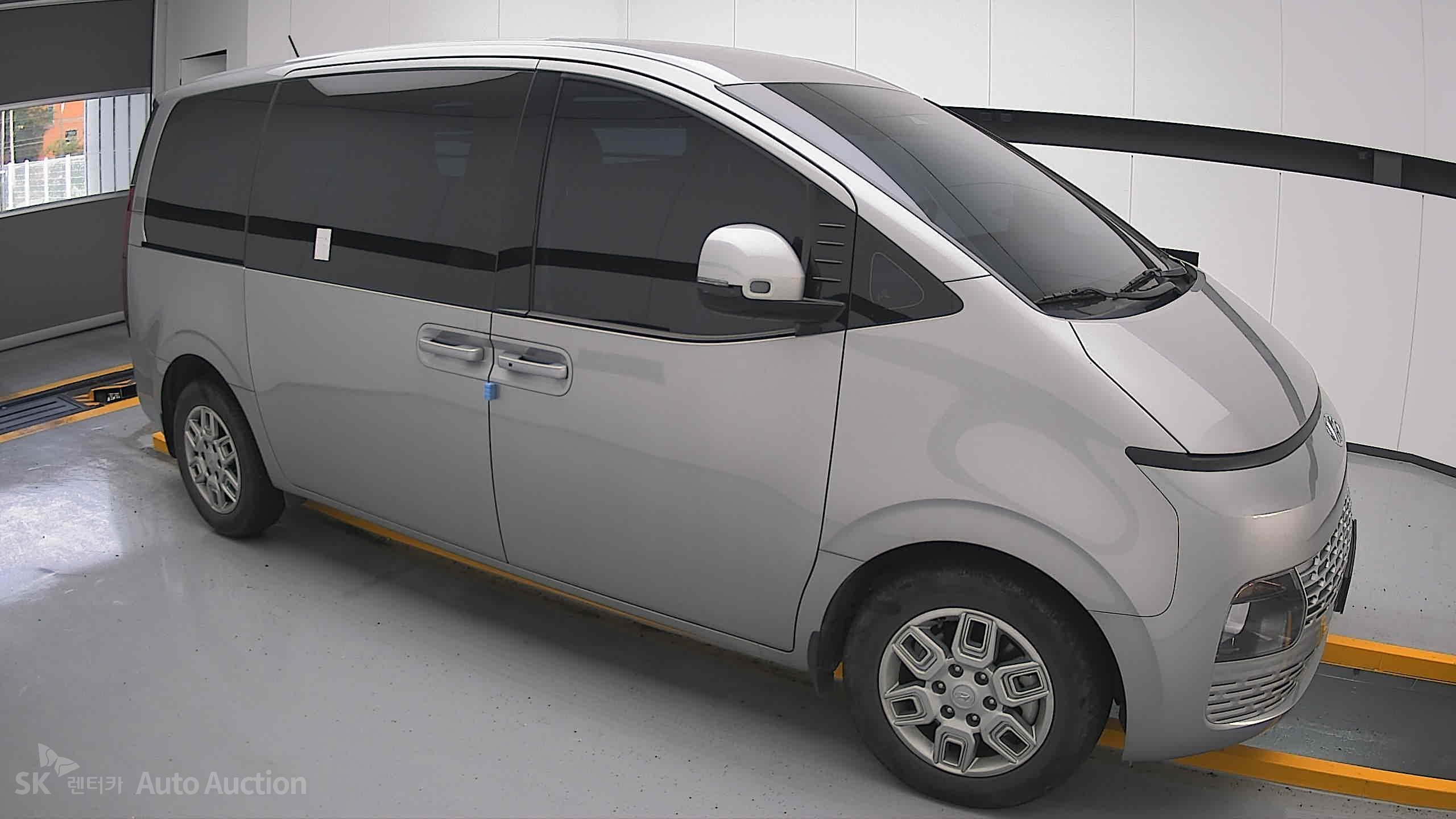 2024 - hyundai staria