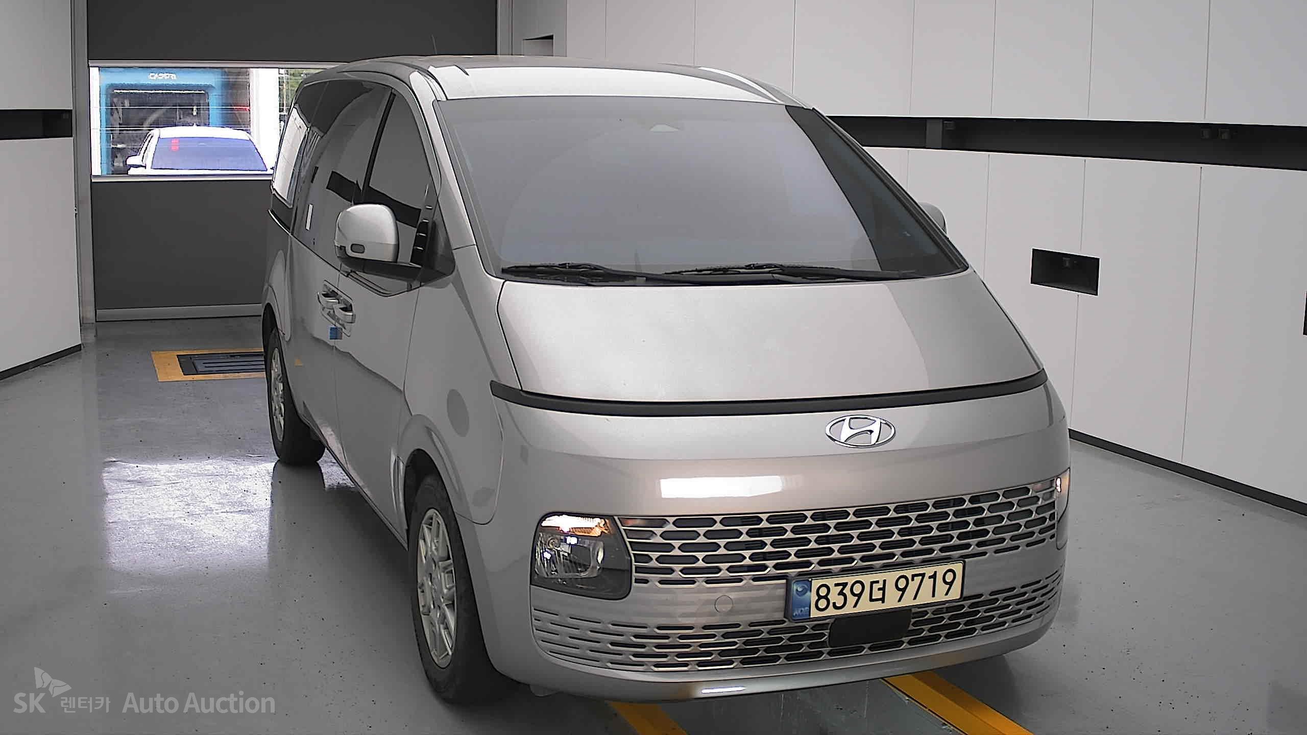 2024 - hyundai staria
