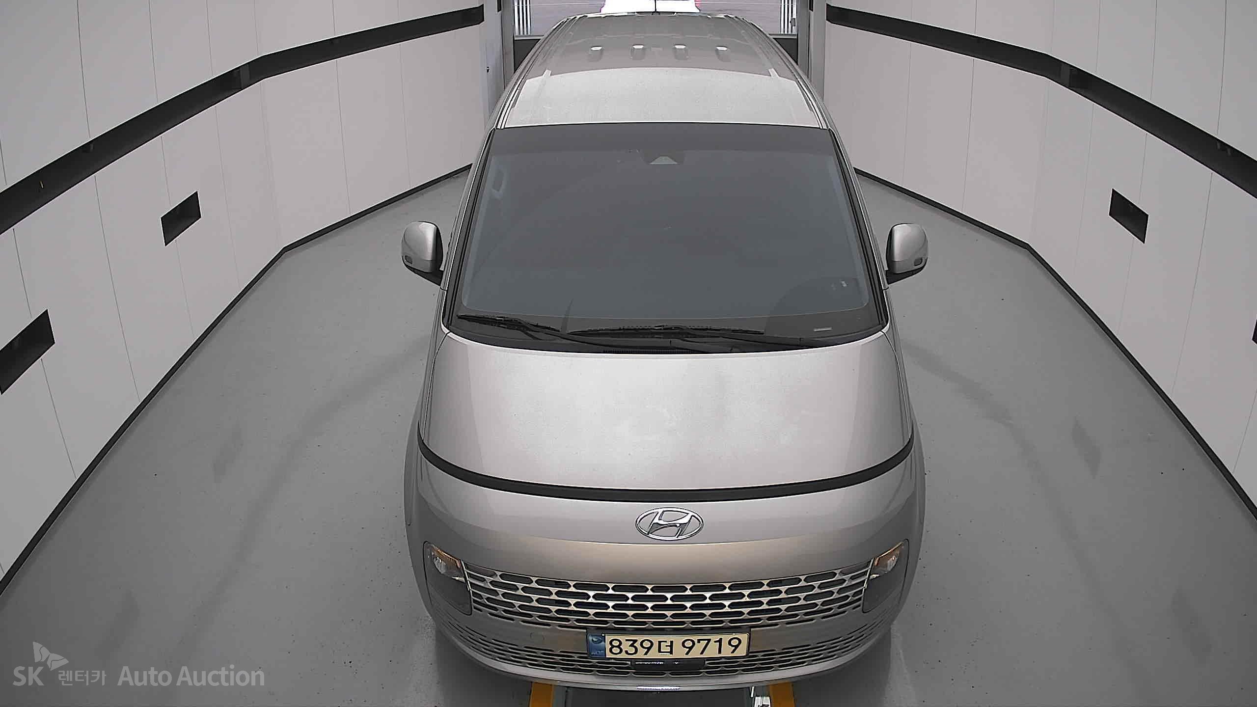 2024 - hyundai staria