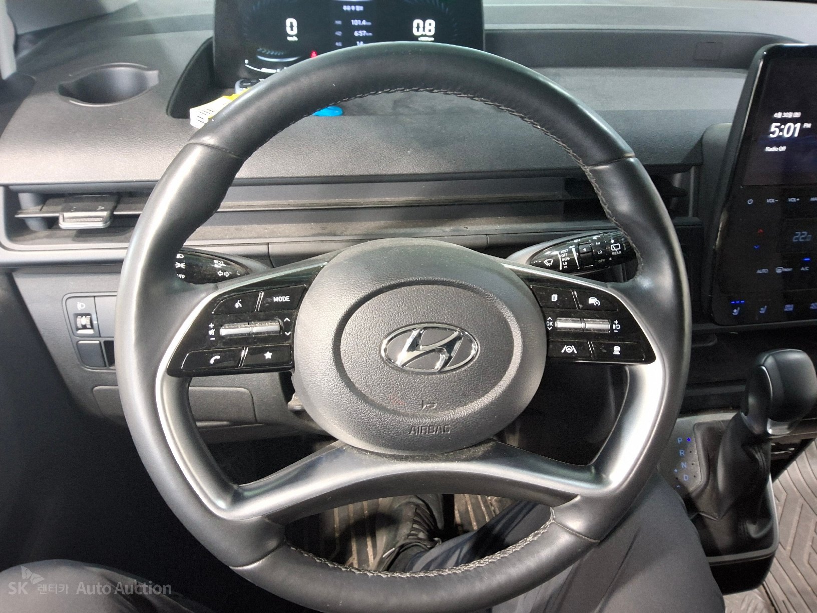 2024 - hyundai staria