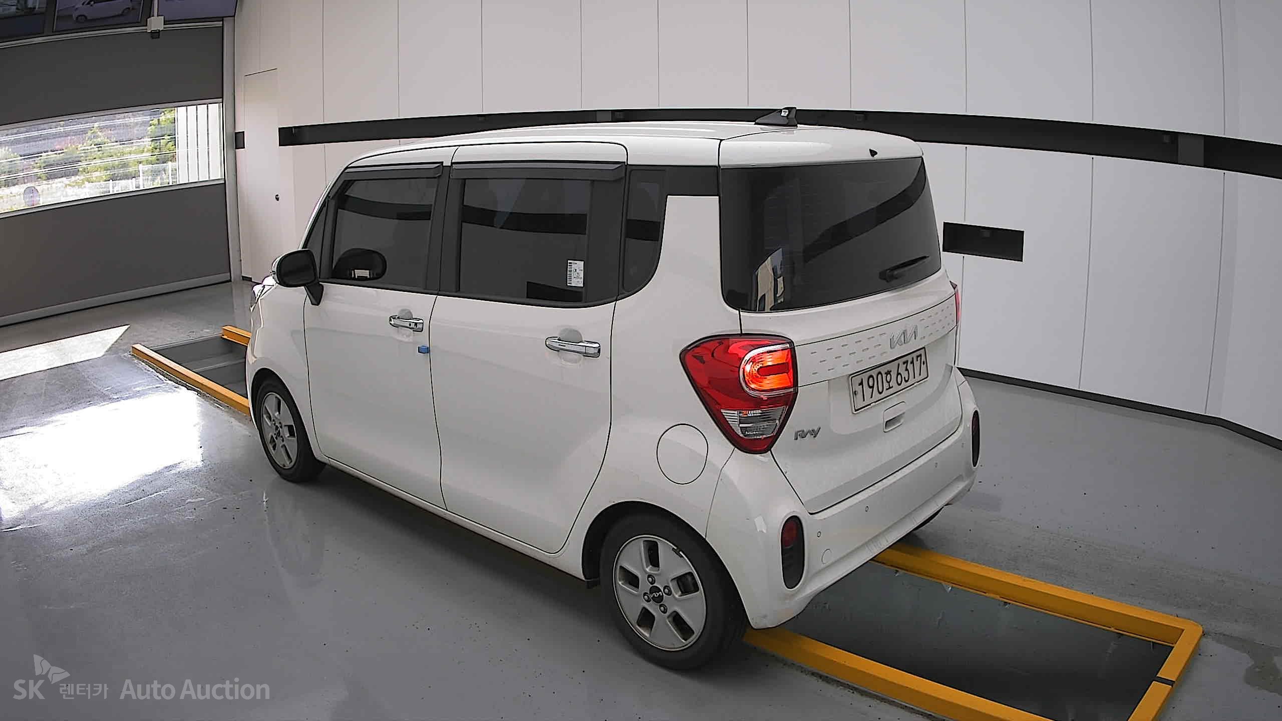 2022 - kia ray