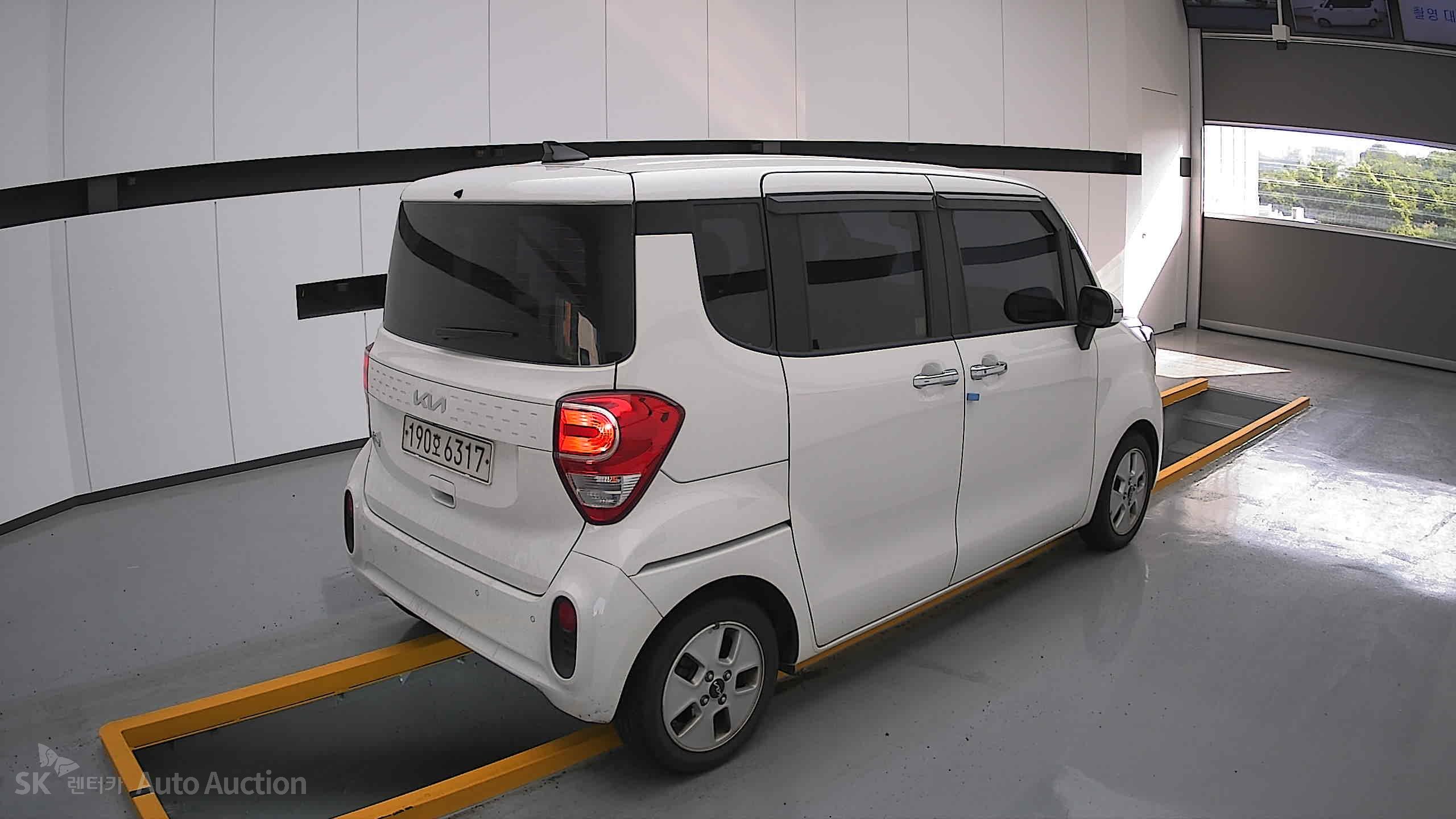 2022 - kia ray