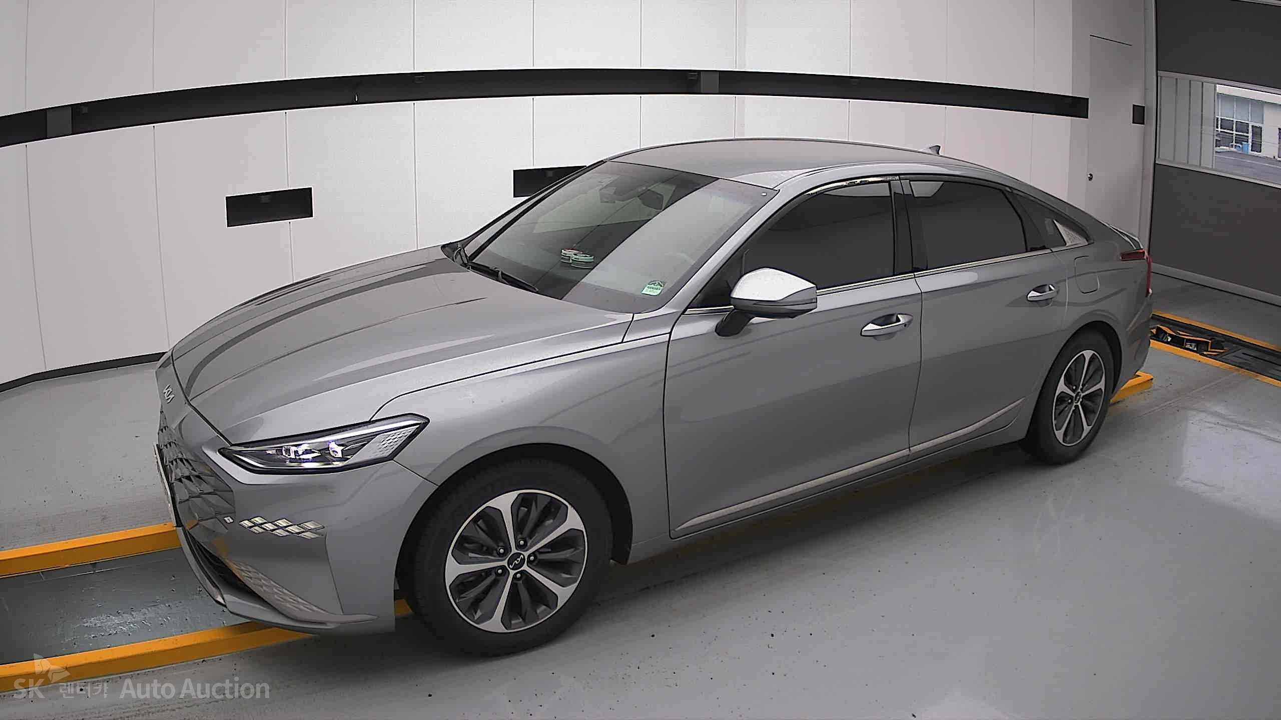 2022 - kia k8