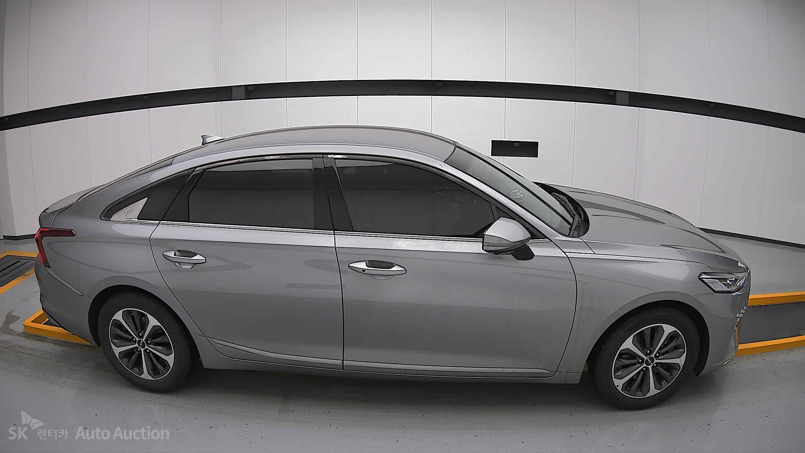 2022 - kia k8