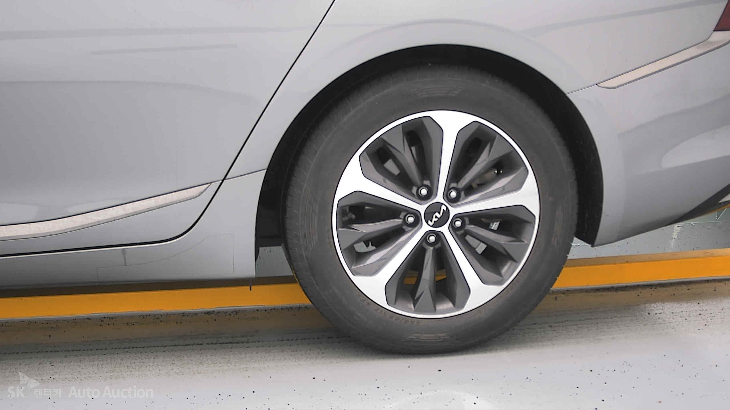 2022 - kia k8