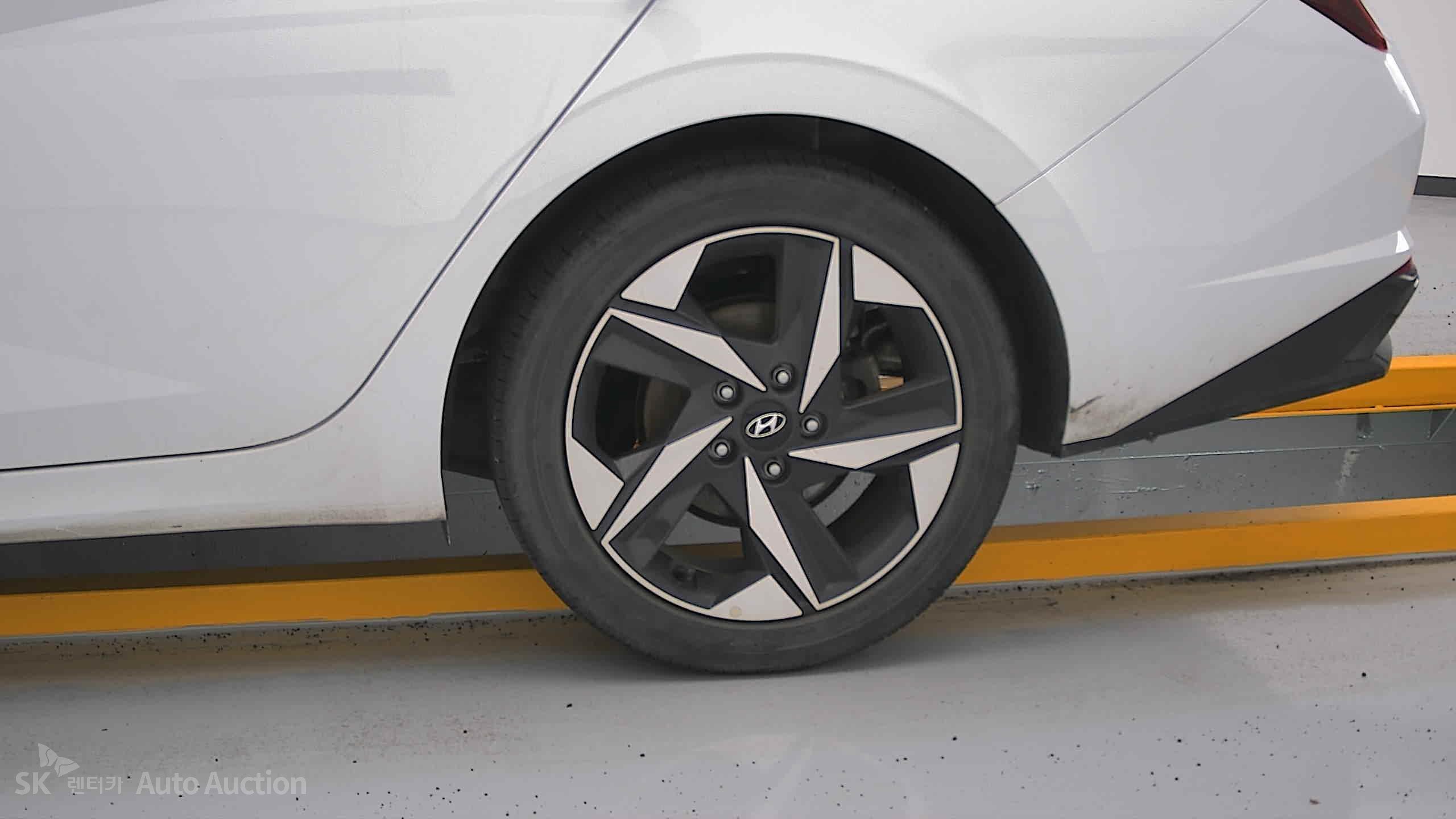 2023 - hyundai avante