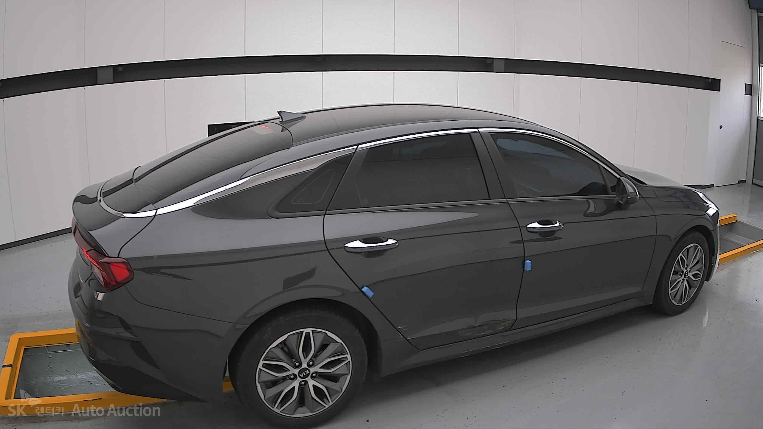 2021 - kia k5