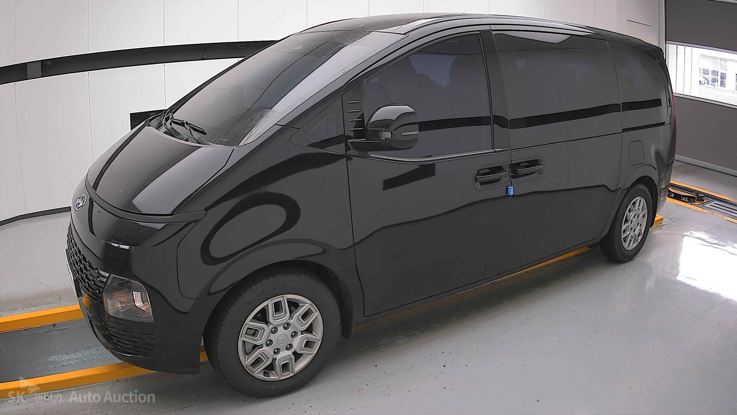 2022 - hyundai staria