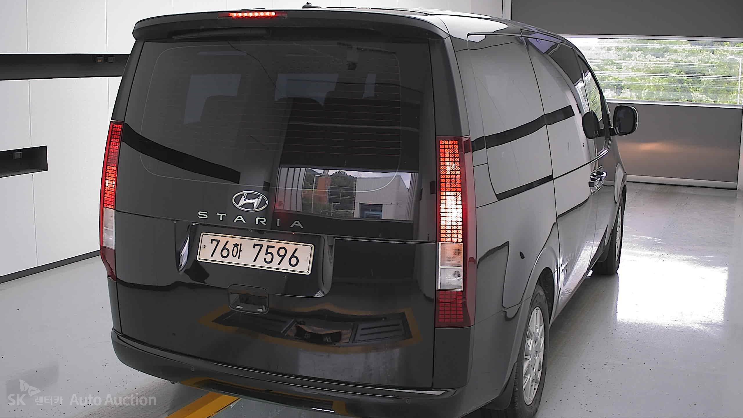 2022 - hyundai staria