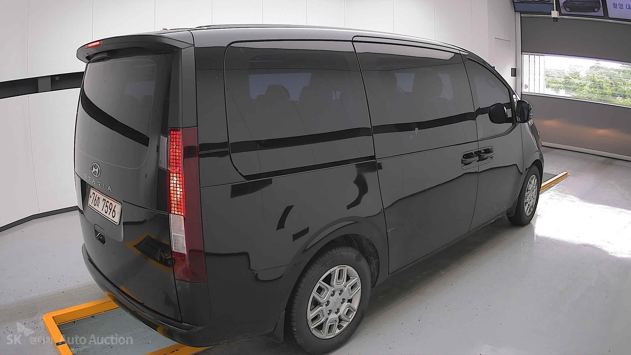 2022 - hyundai staria