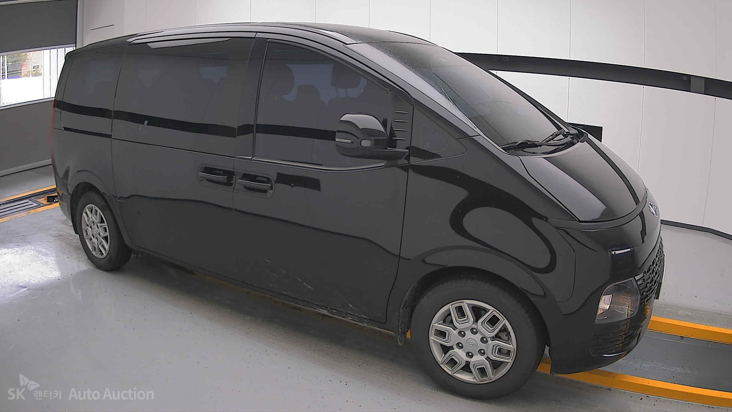 2022 - hyundai staria