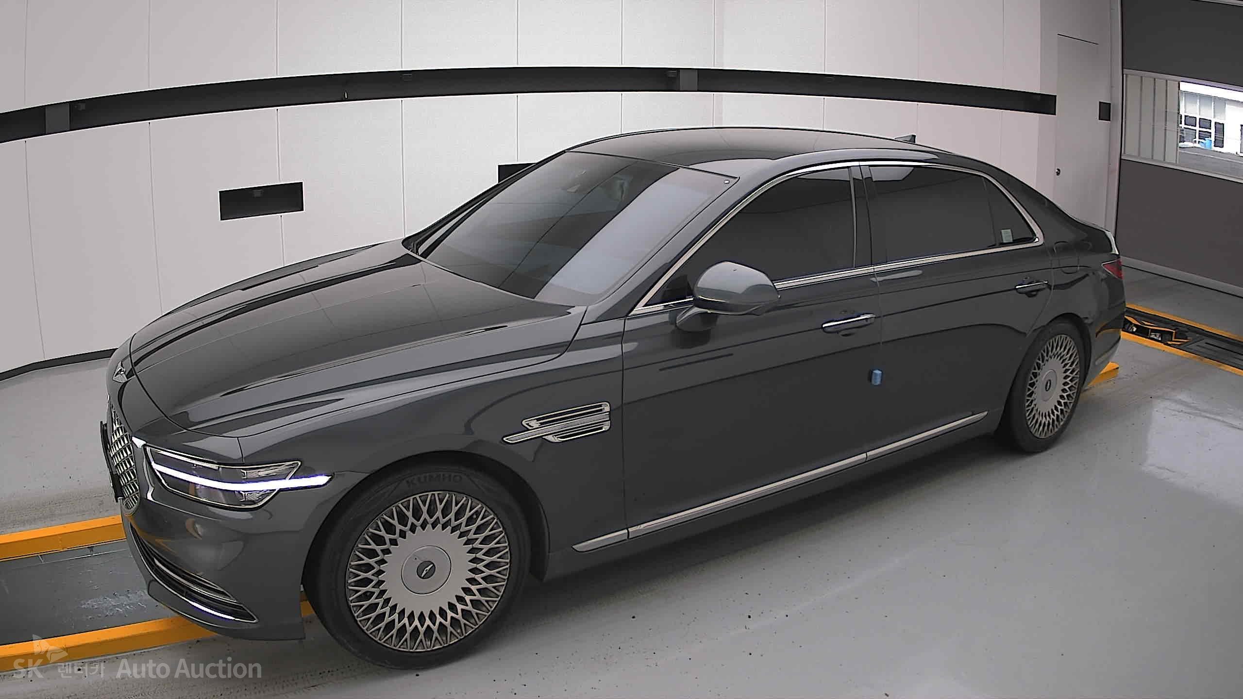 2021 - genesis g90