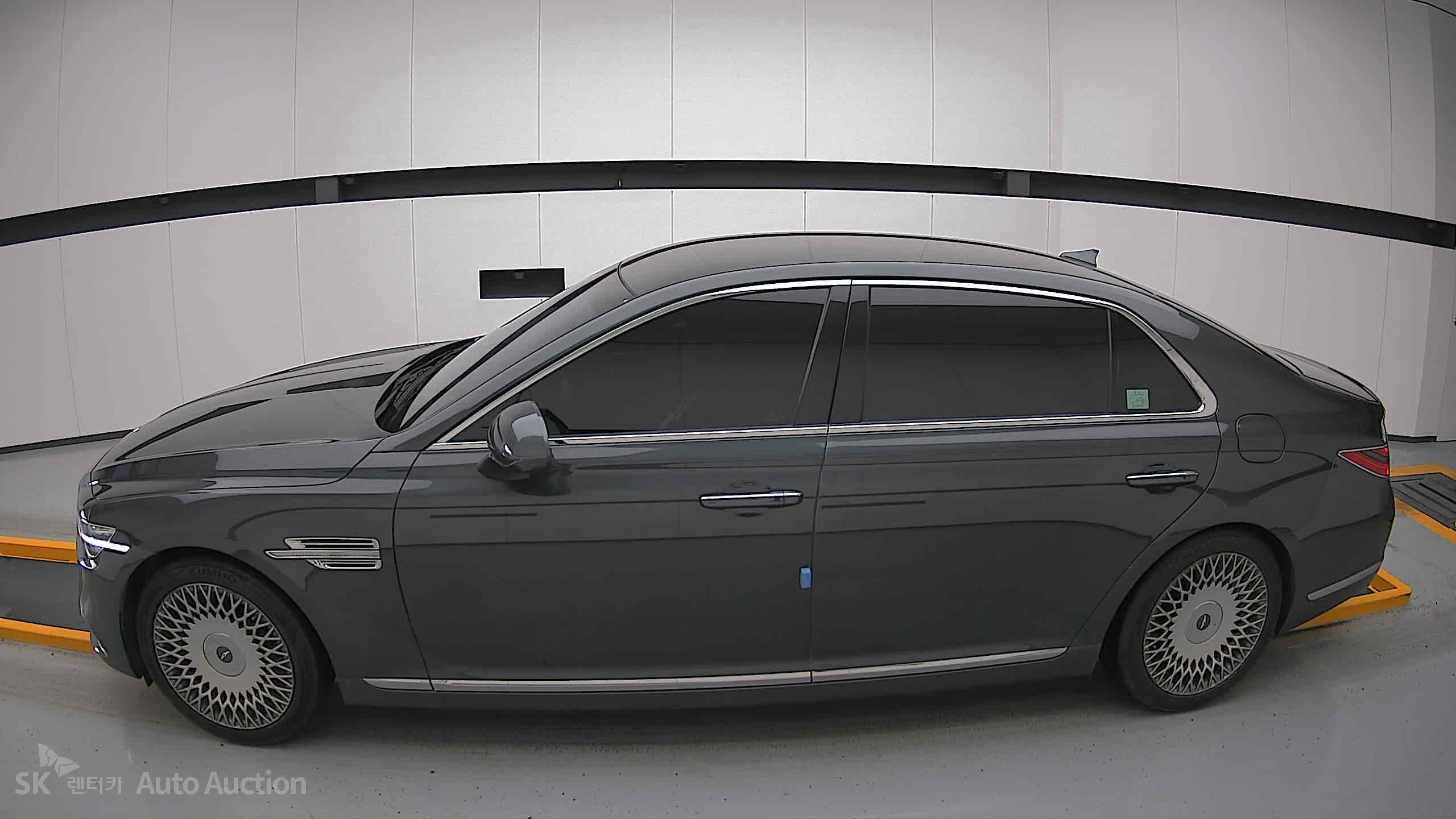 2021 - genesis g90