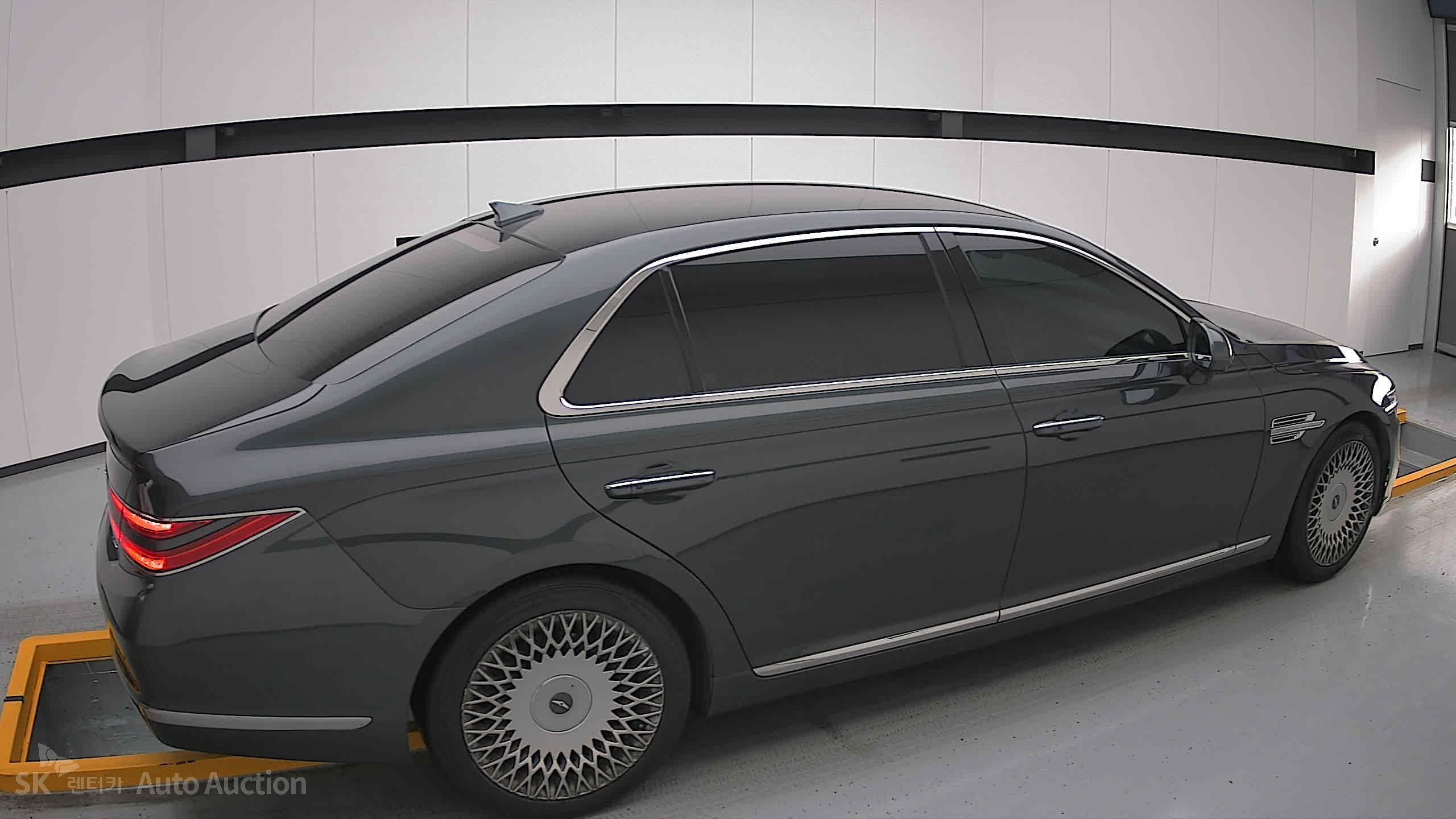 2021 - genesis g90