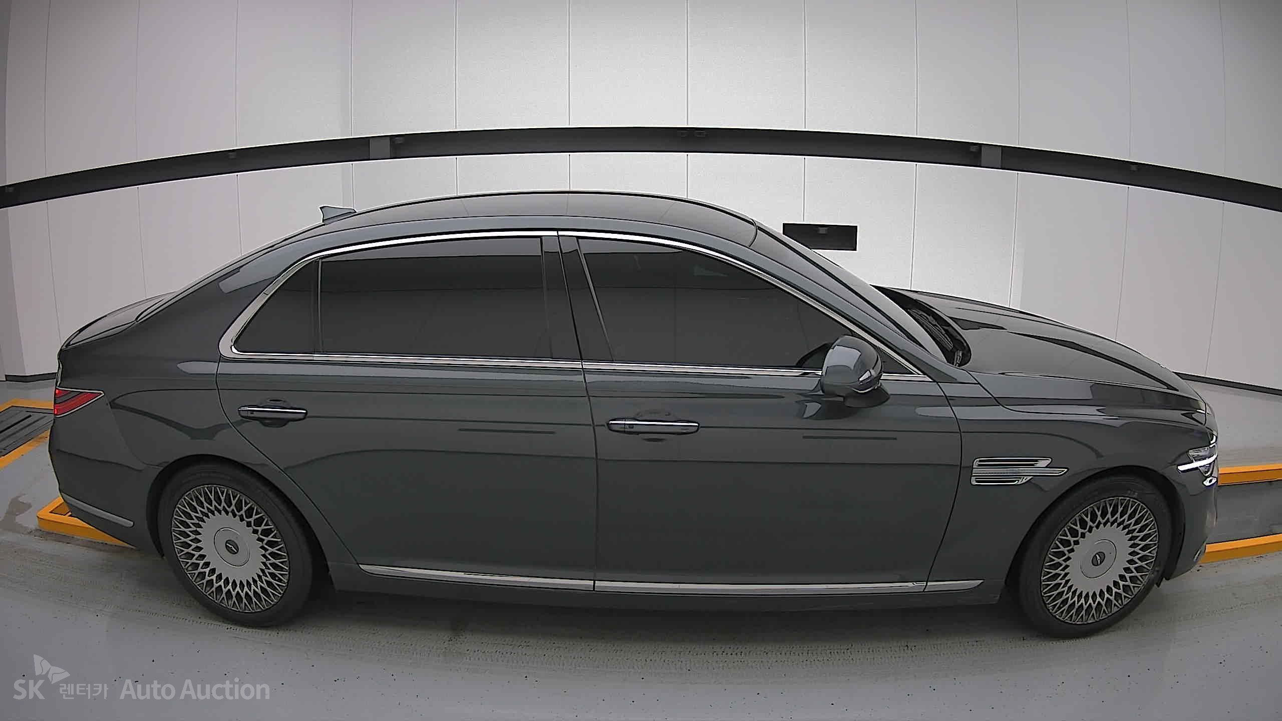2021 - genesis g90