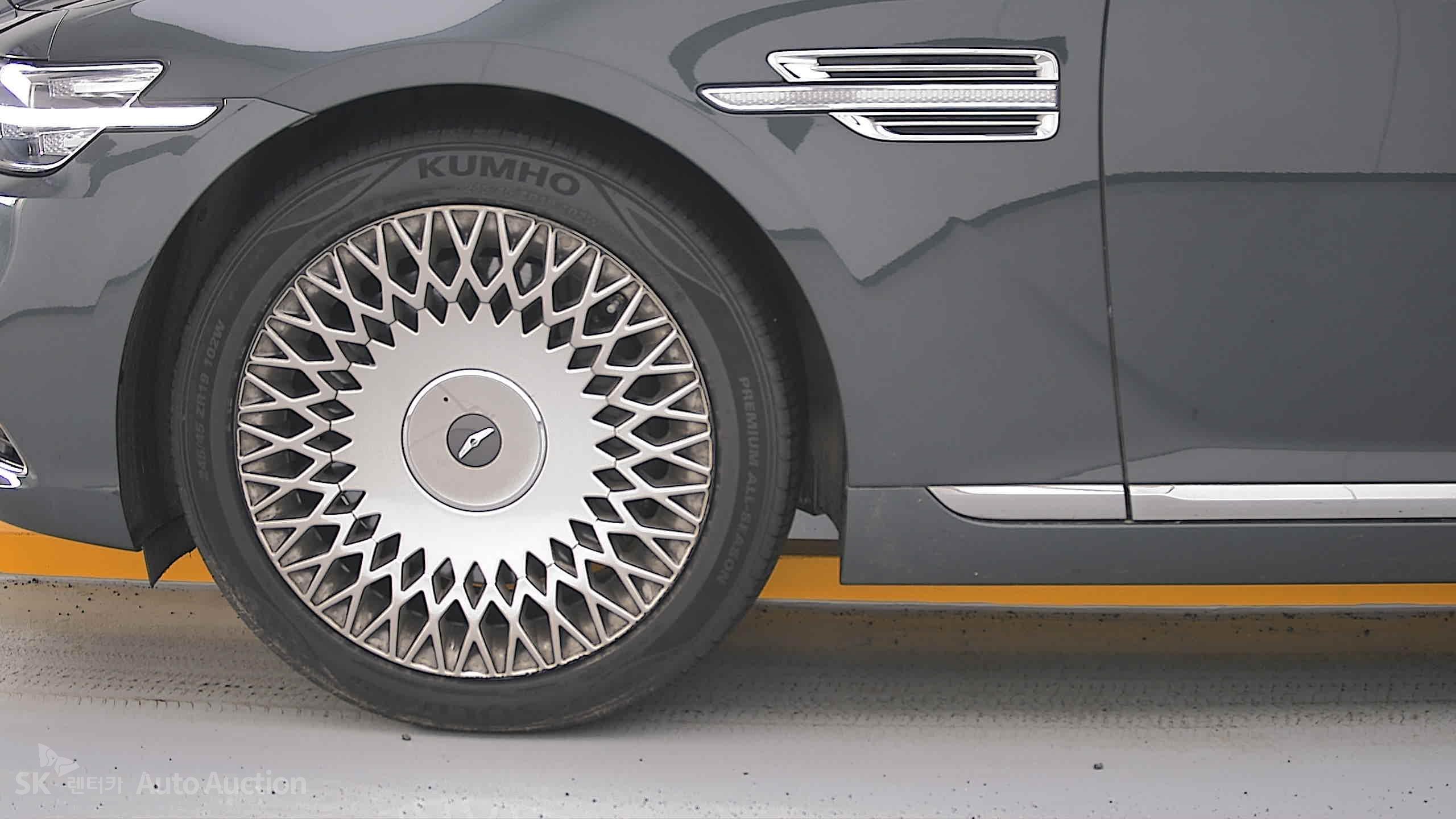 2021 - genesis g90