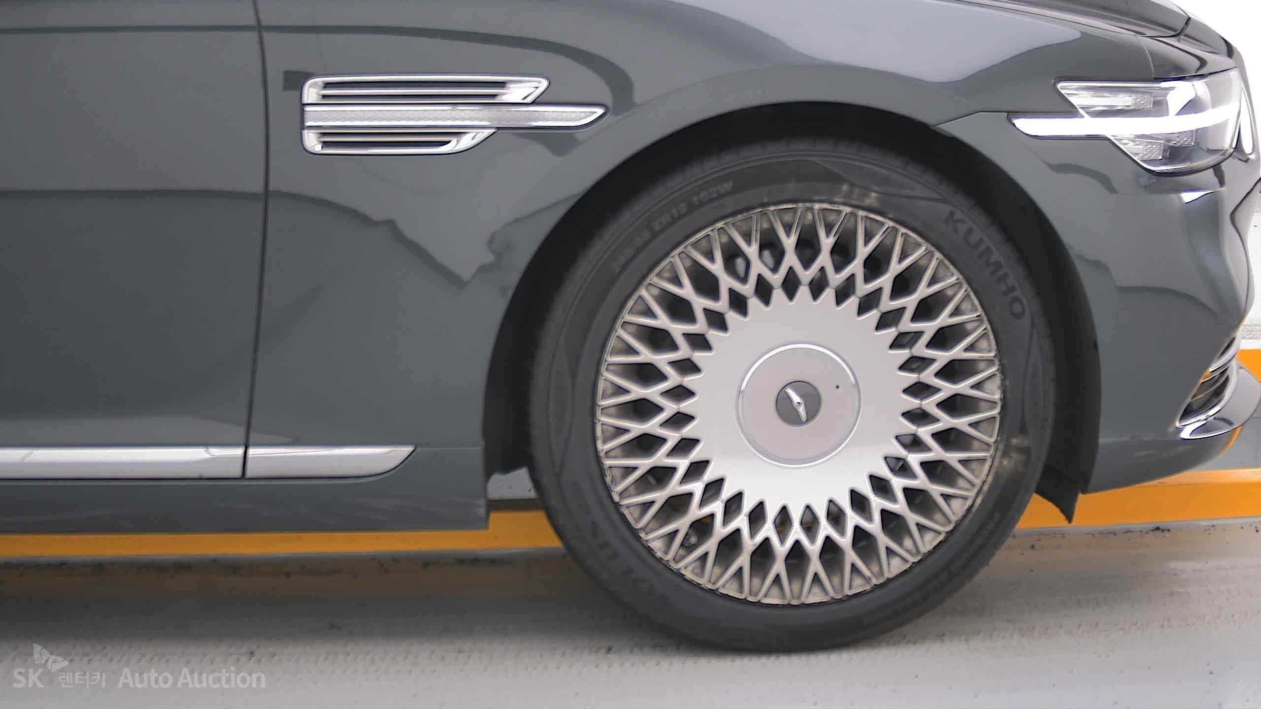 2021 - genesis g90