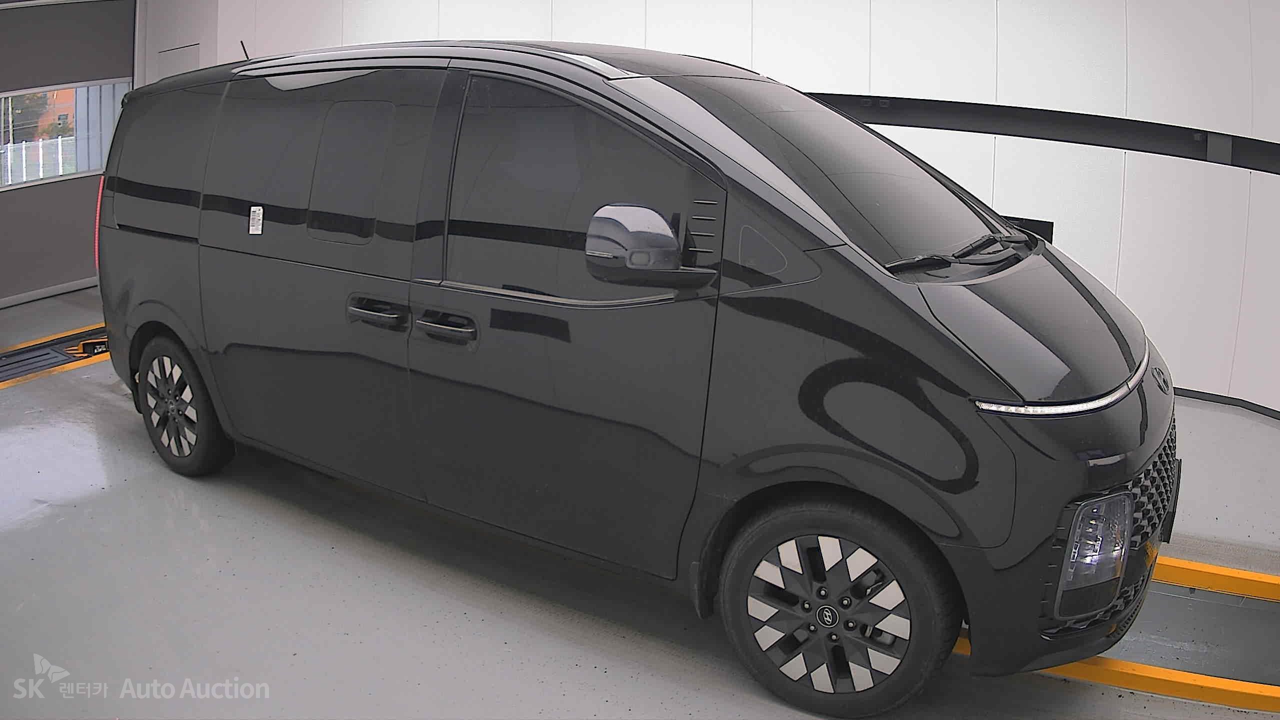 2022 - hyundai staria