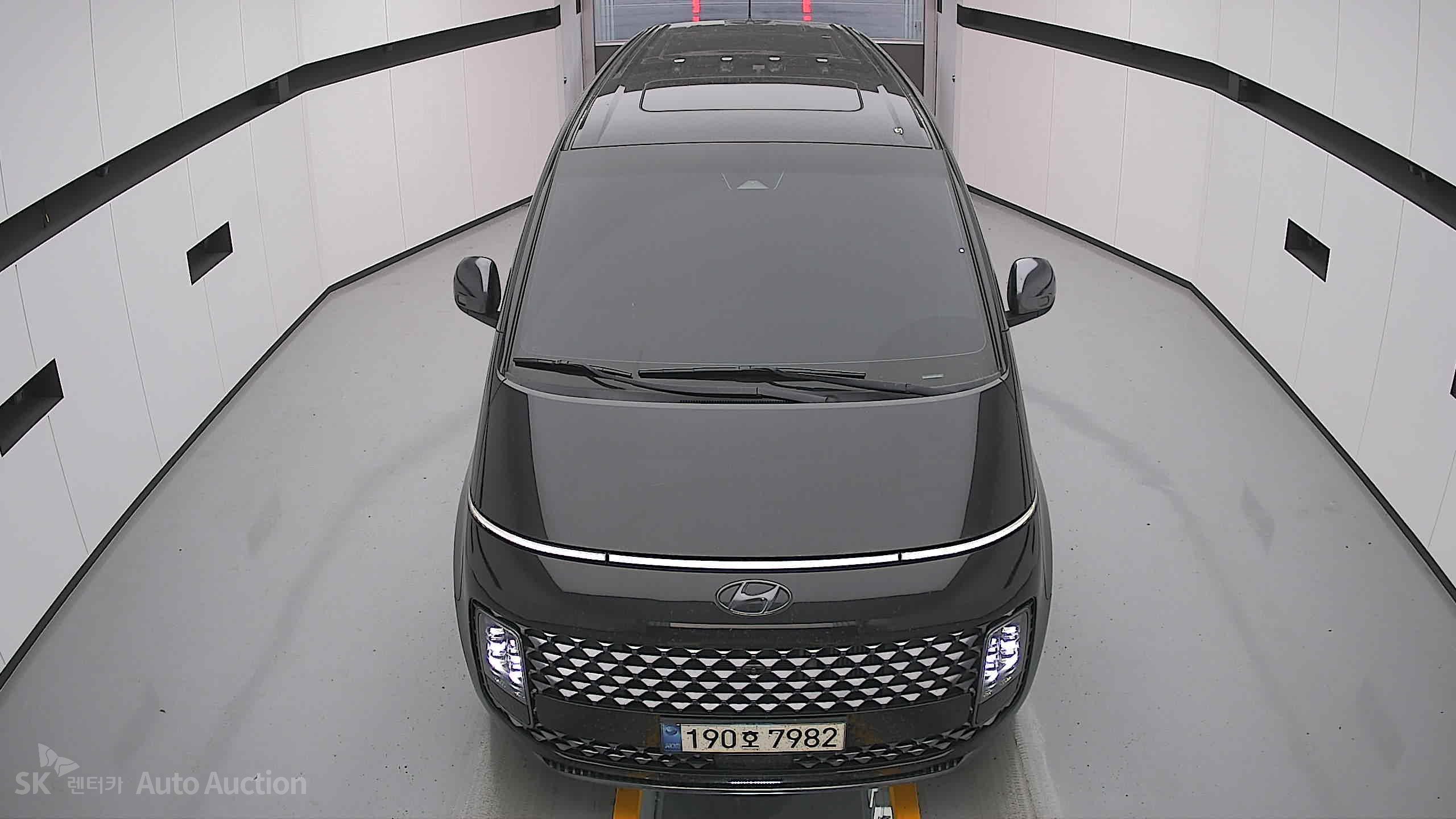2022 - hyundai staria