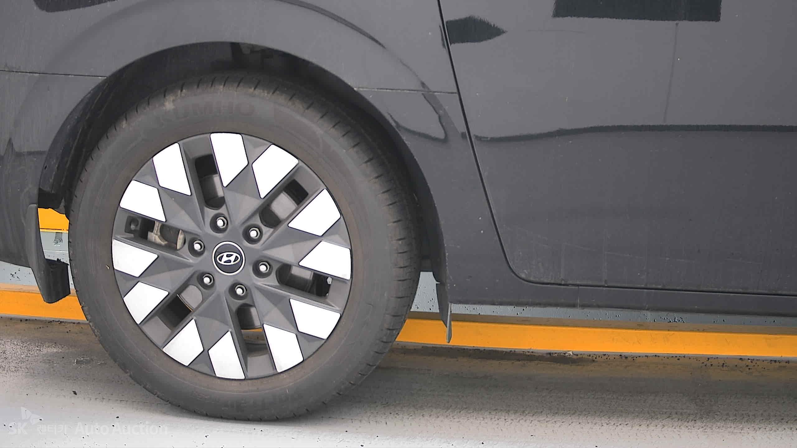 2022 - hyundai staria
