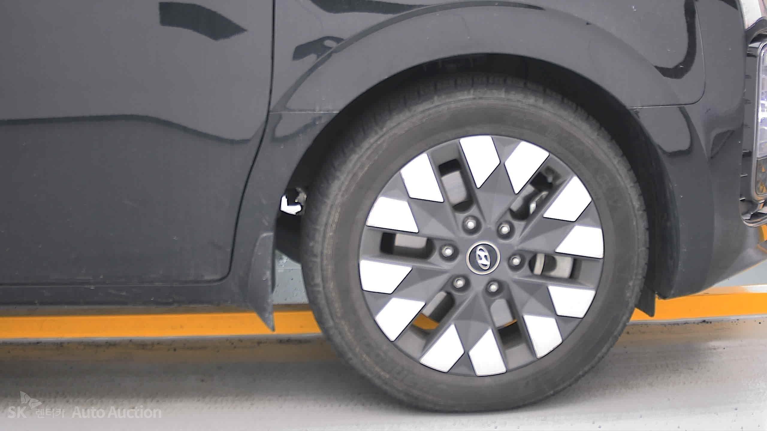 2022 - hyundai staria