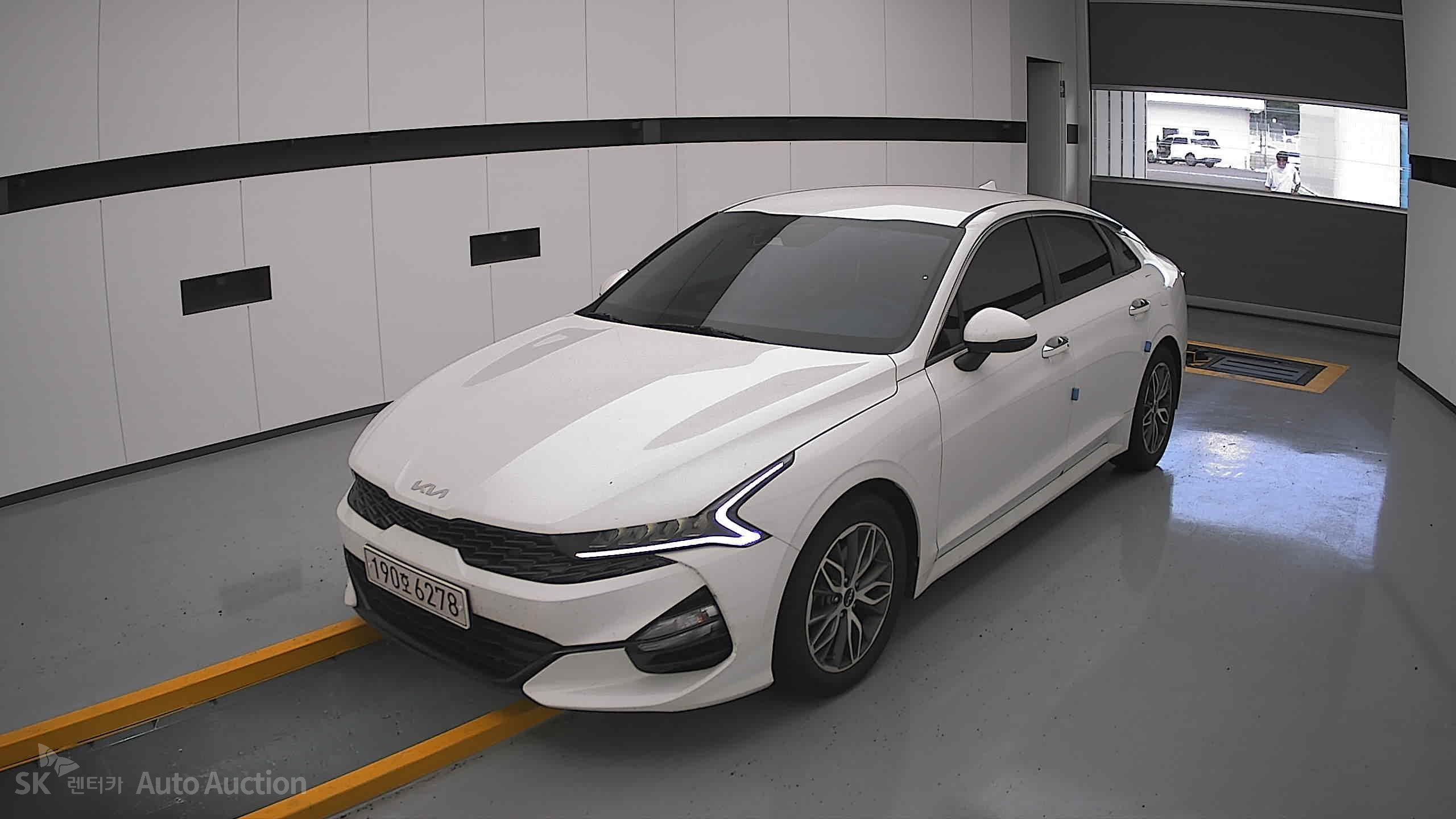 2022 - kia k5