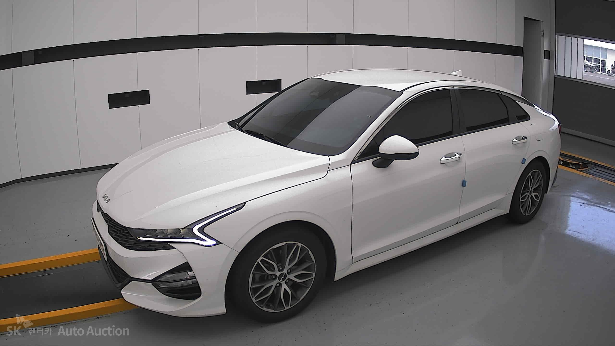 2022 - kia k5