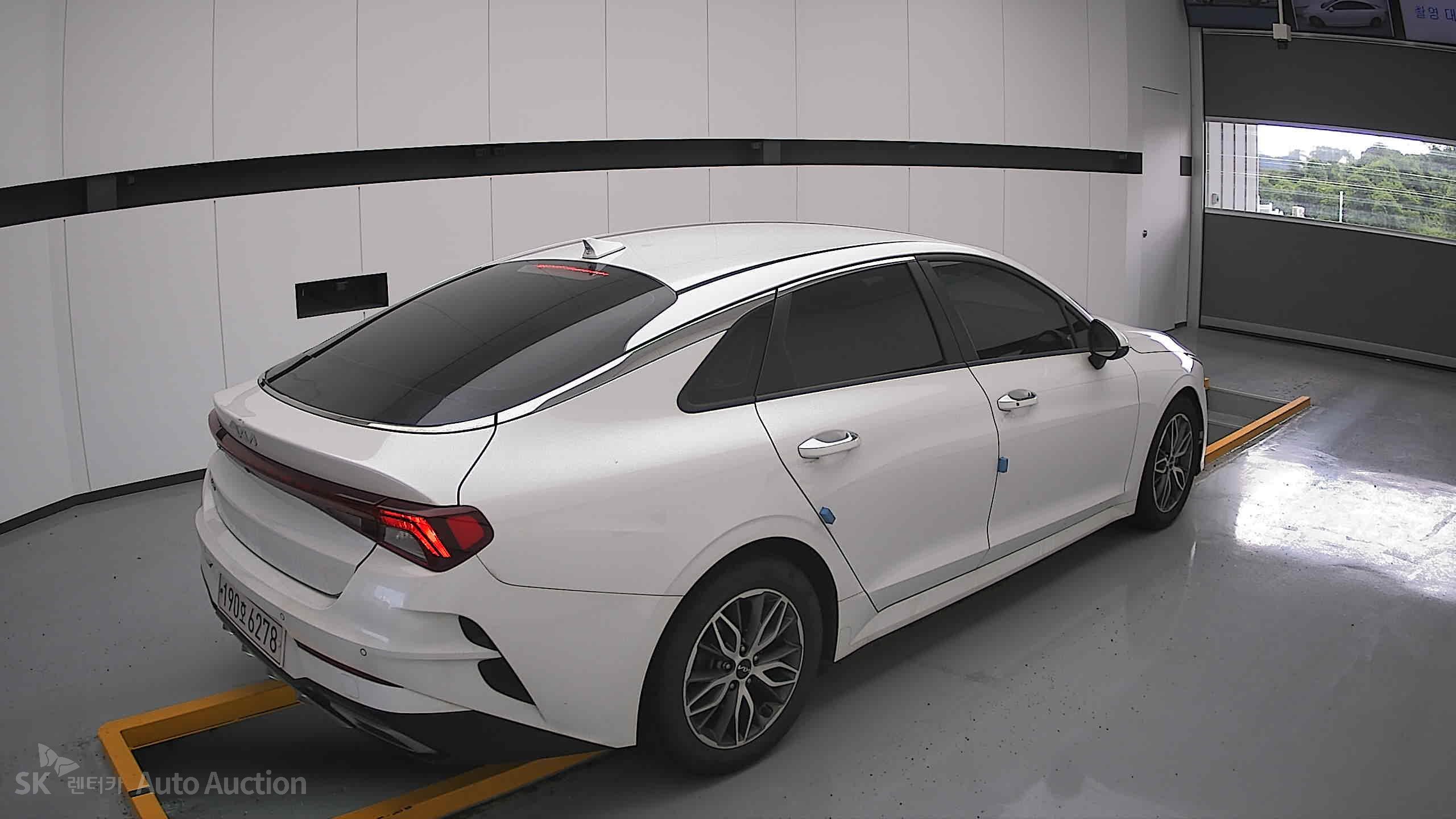 2022 - kia k5