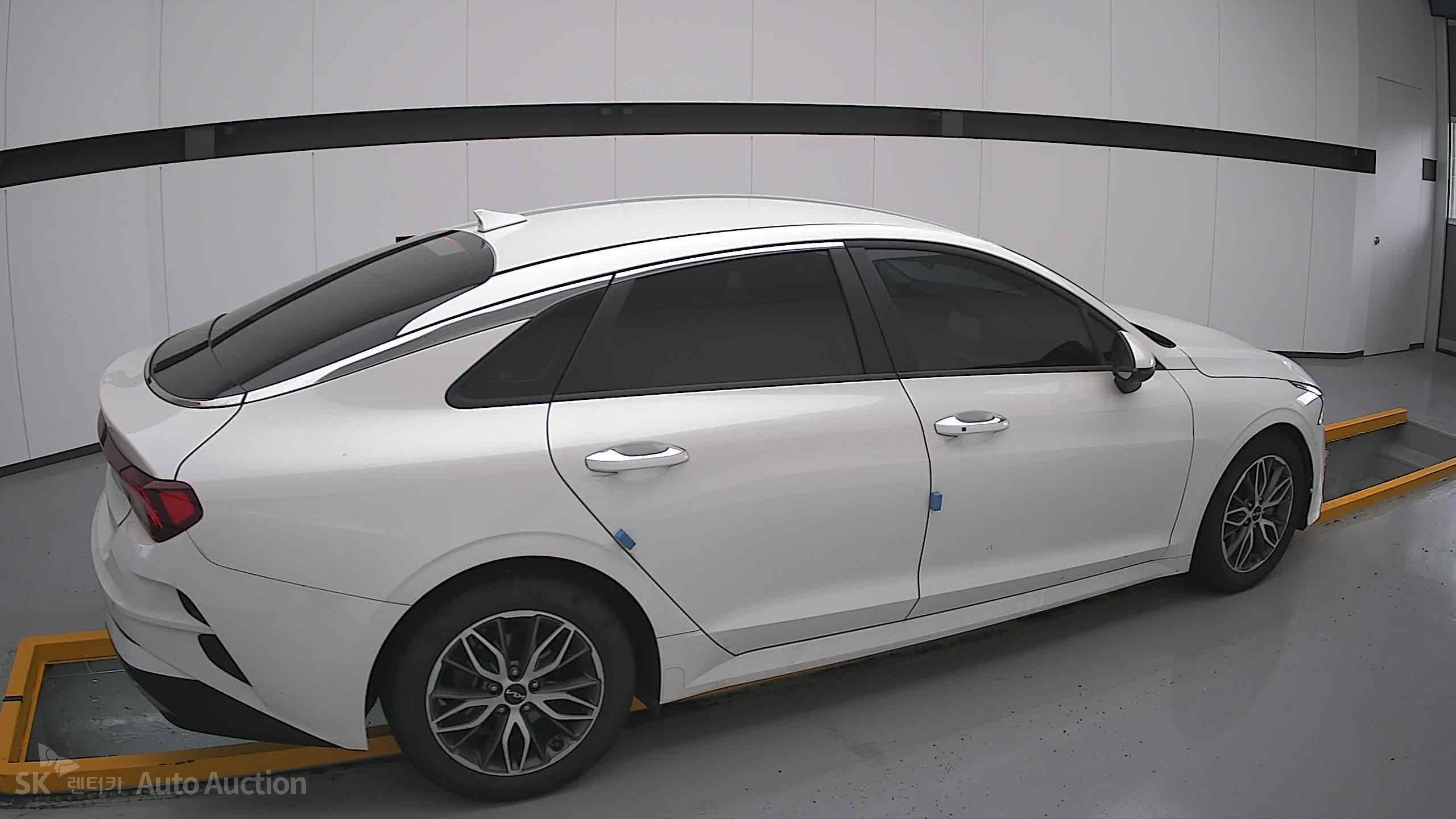 2022 - kia k5