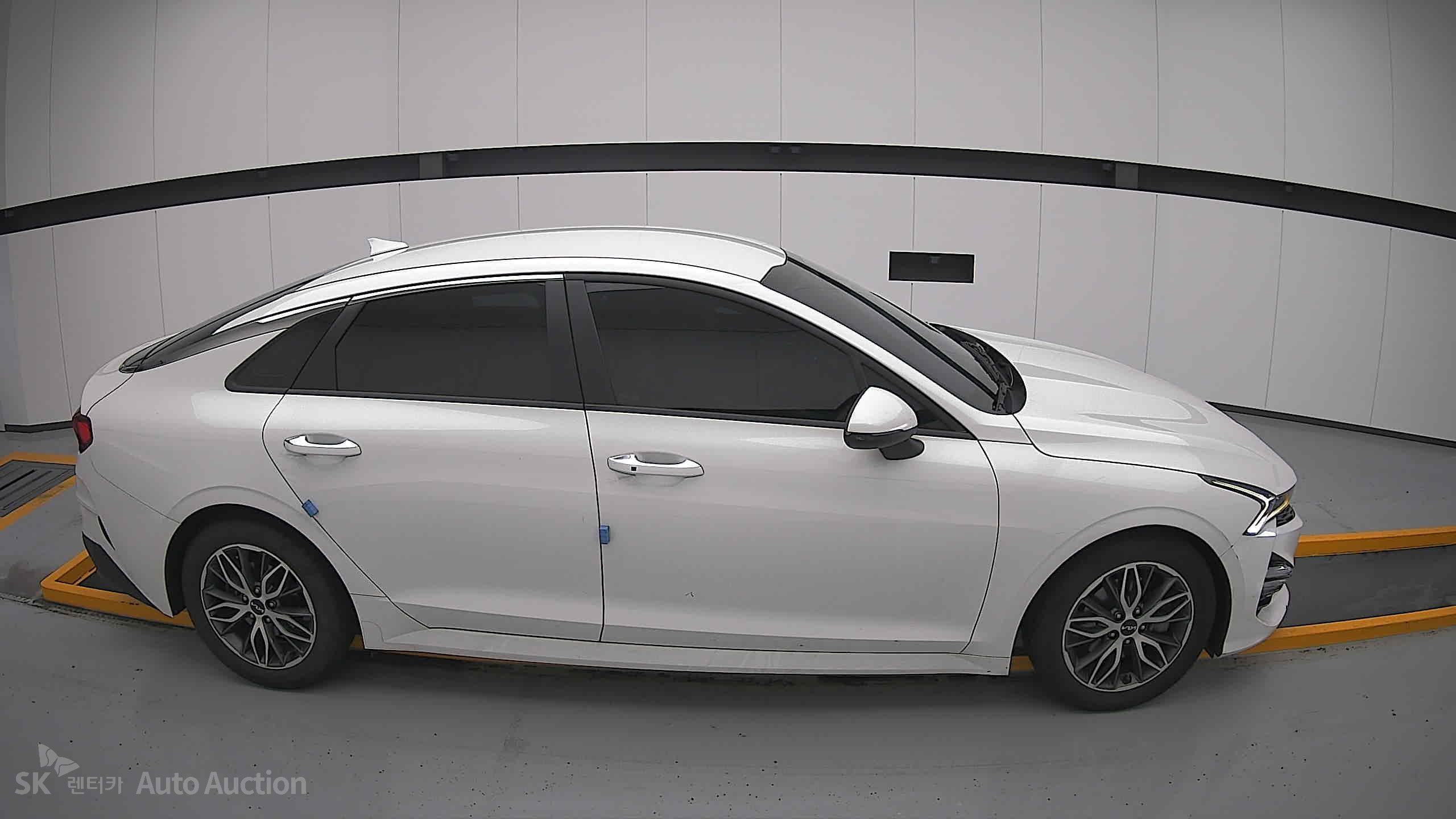 2022 - kia k5