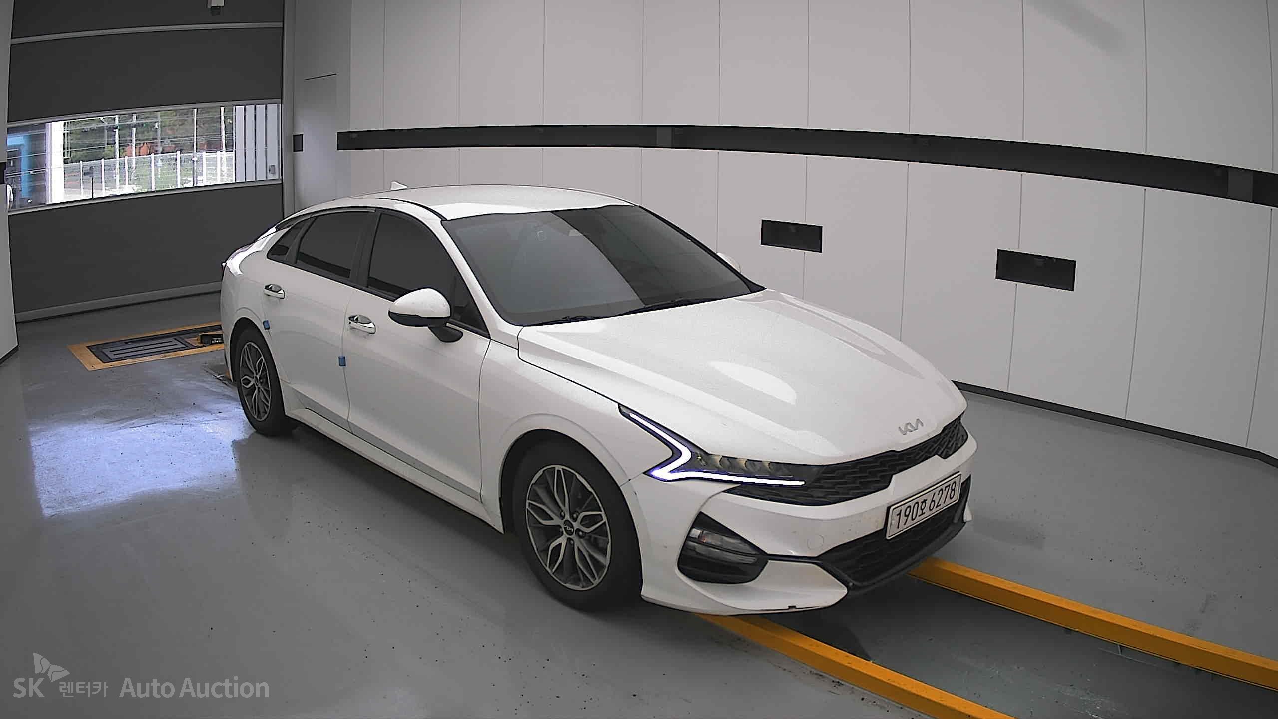 2022 - kia k5