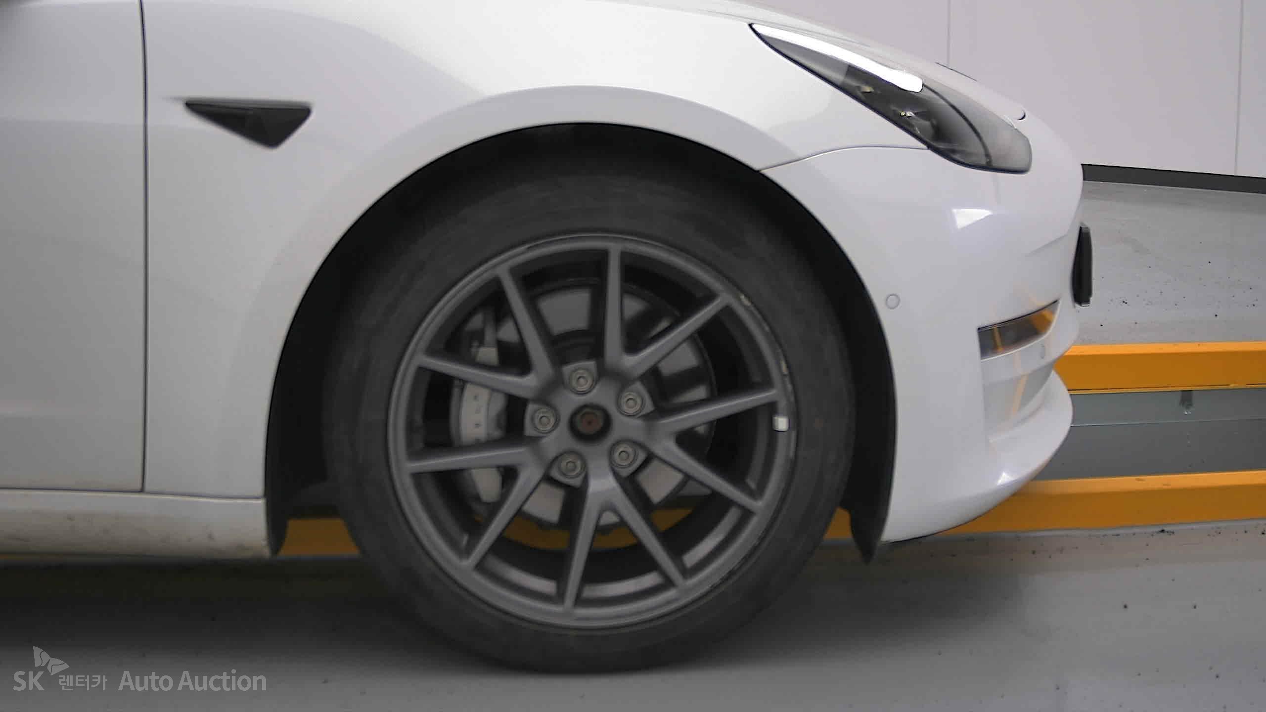 2022 - tesla model 3