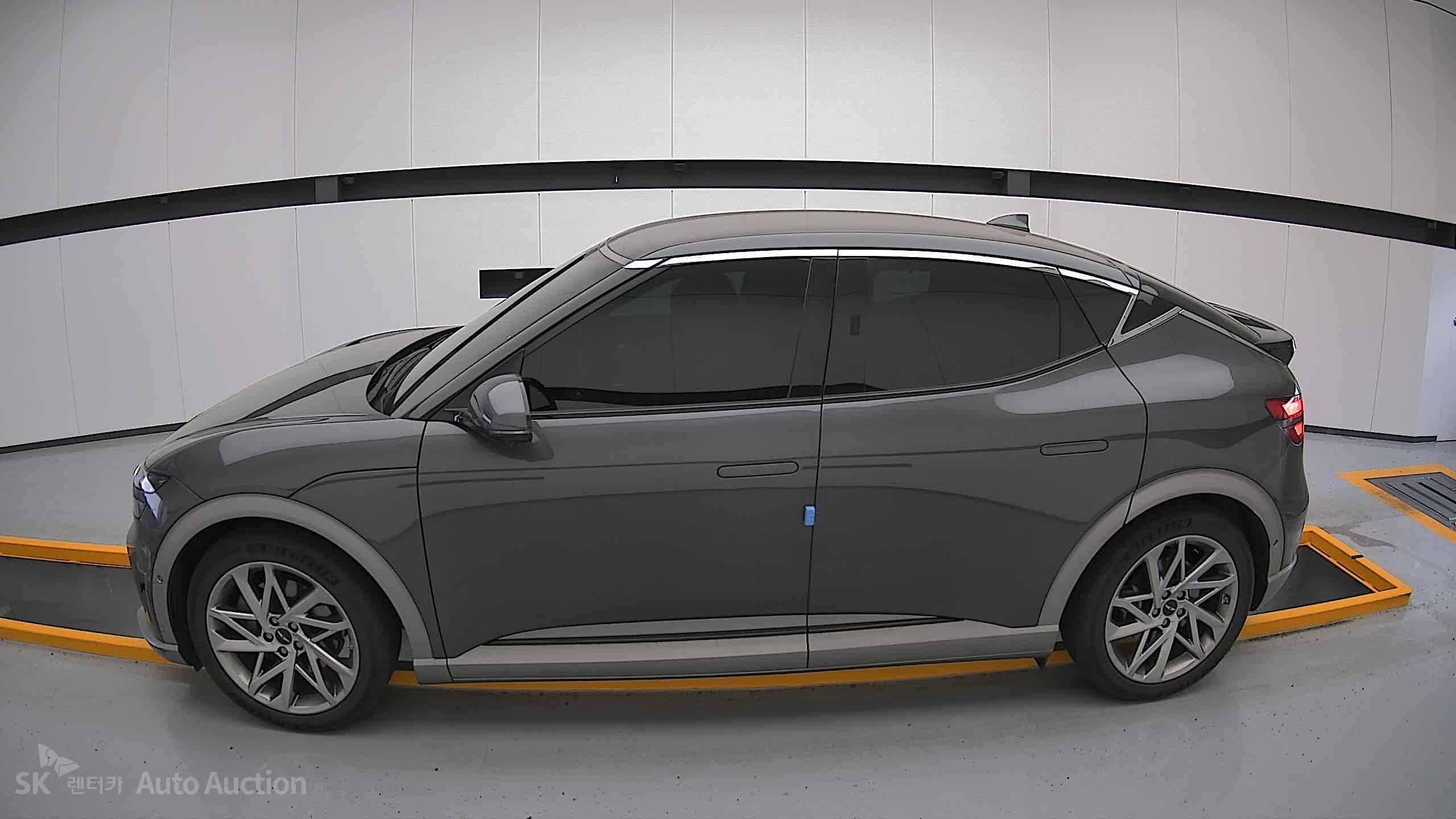 2022 - genesis gv60