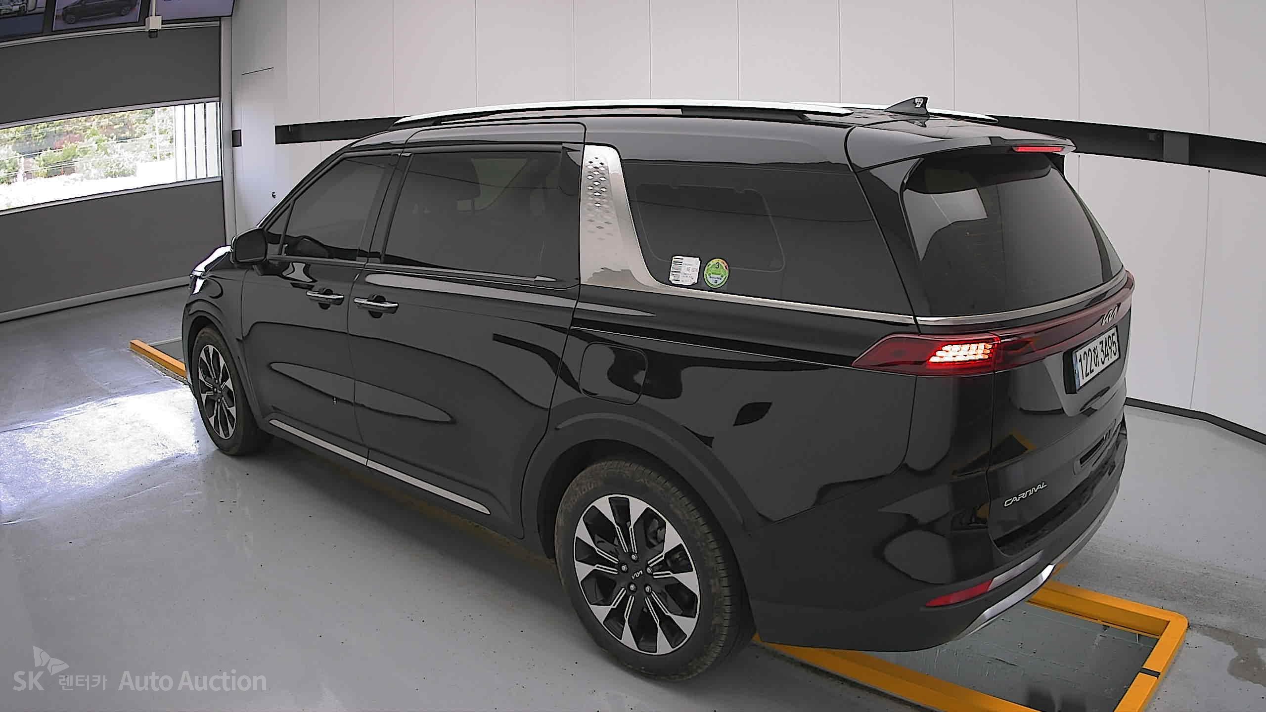 2023 - kia carnival