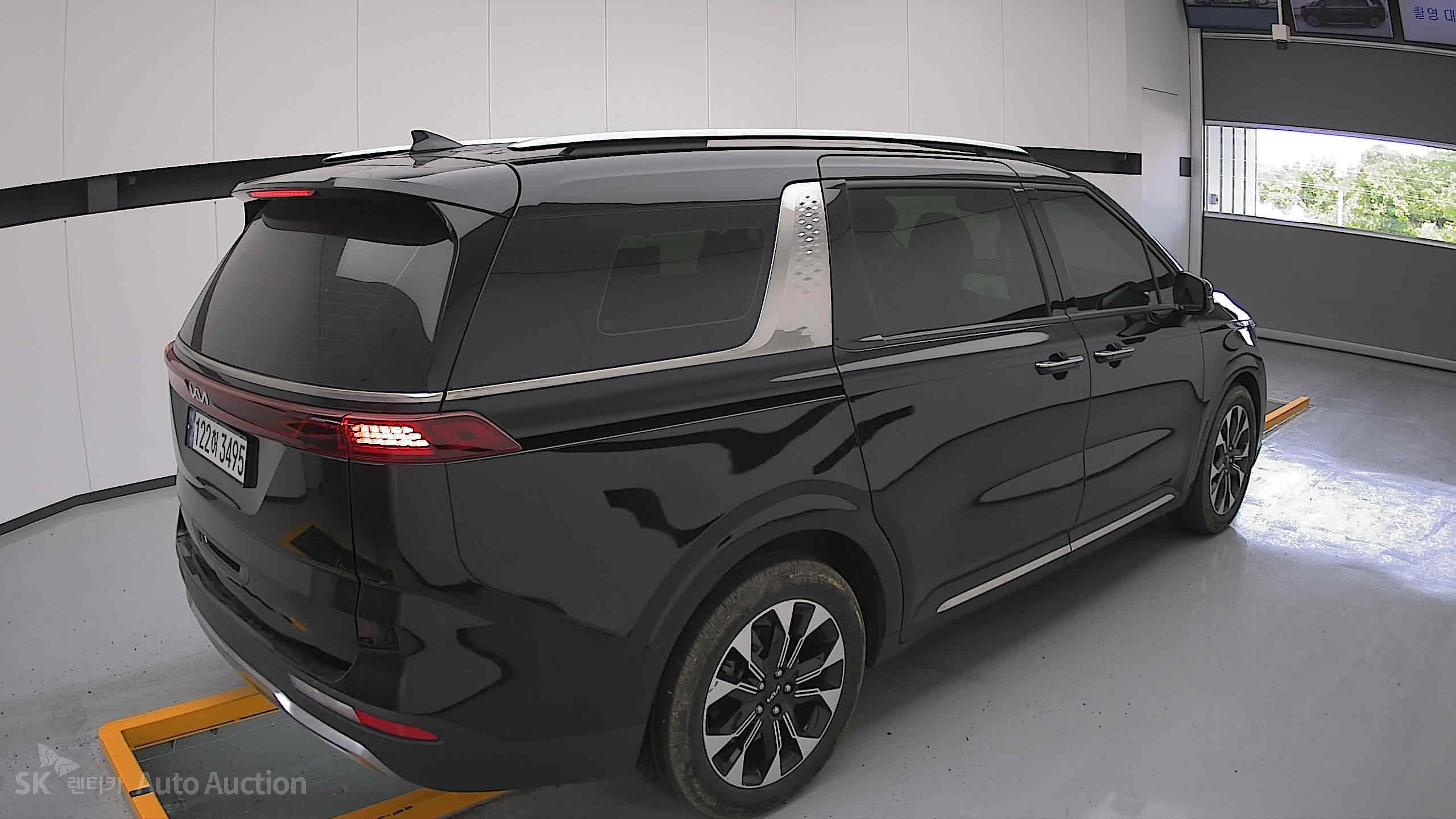 2023 - kia carnival