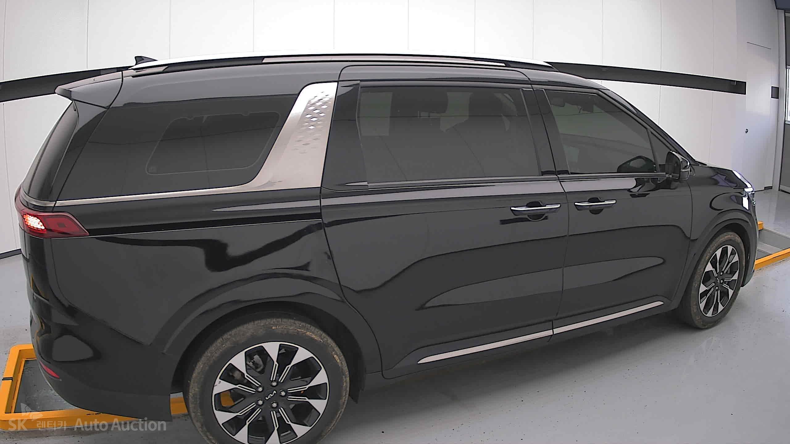 2023 - kia carnival