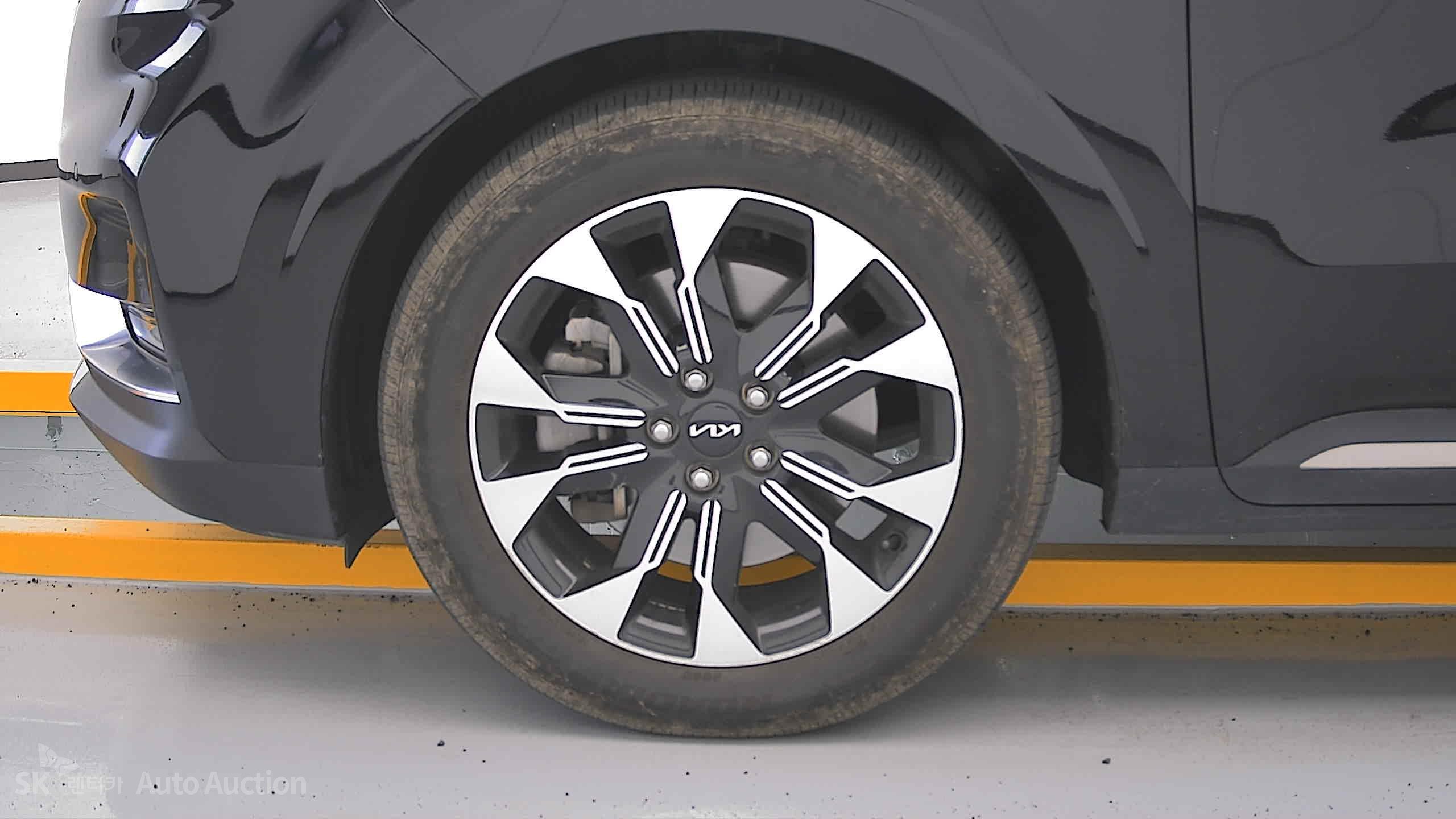 2023 - kia carnival