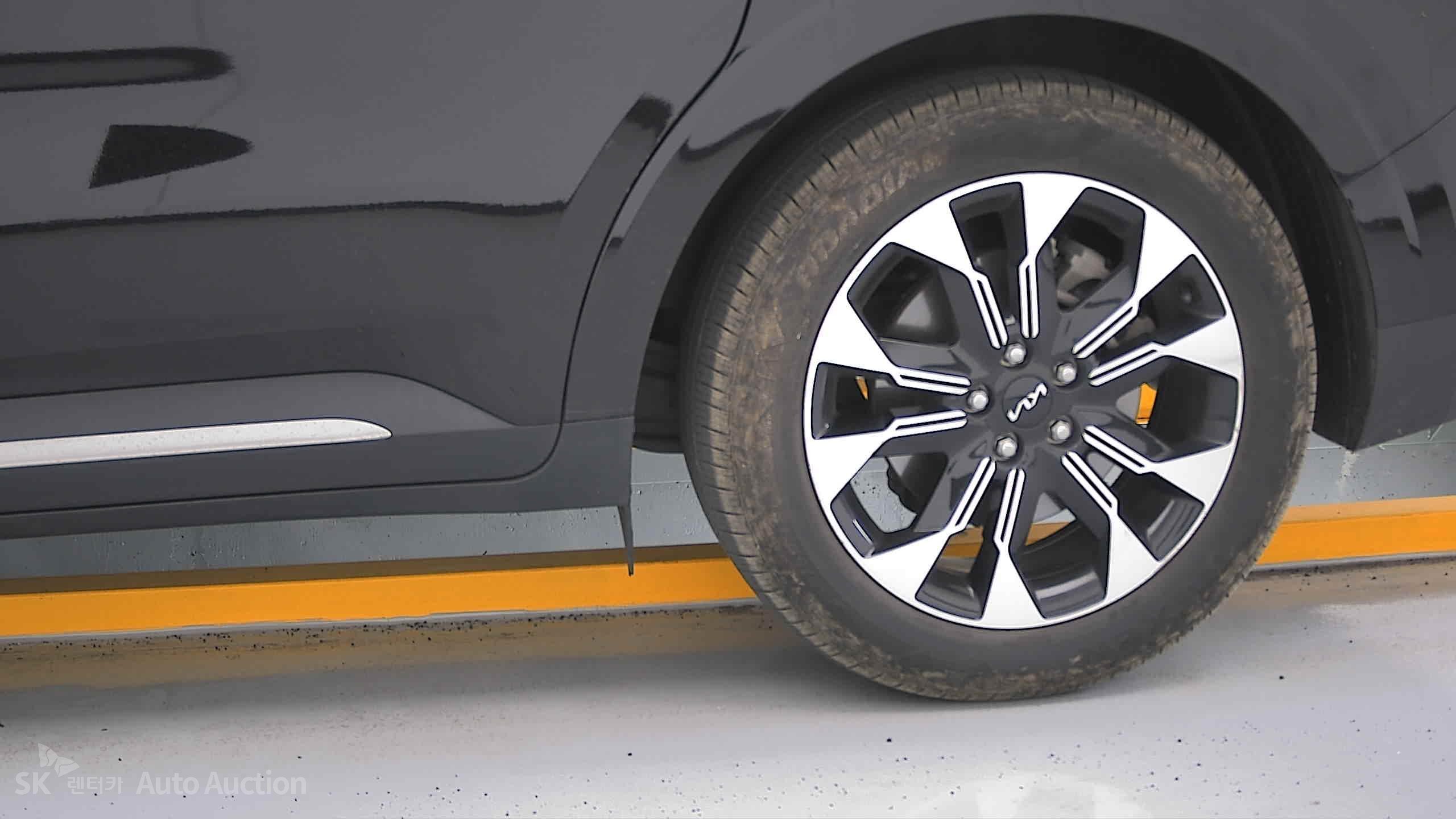 2023 - kia carnival