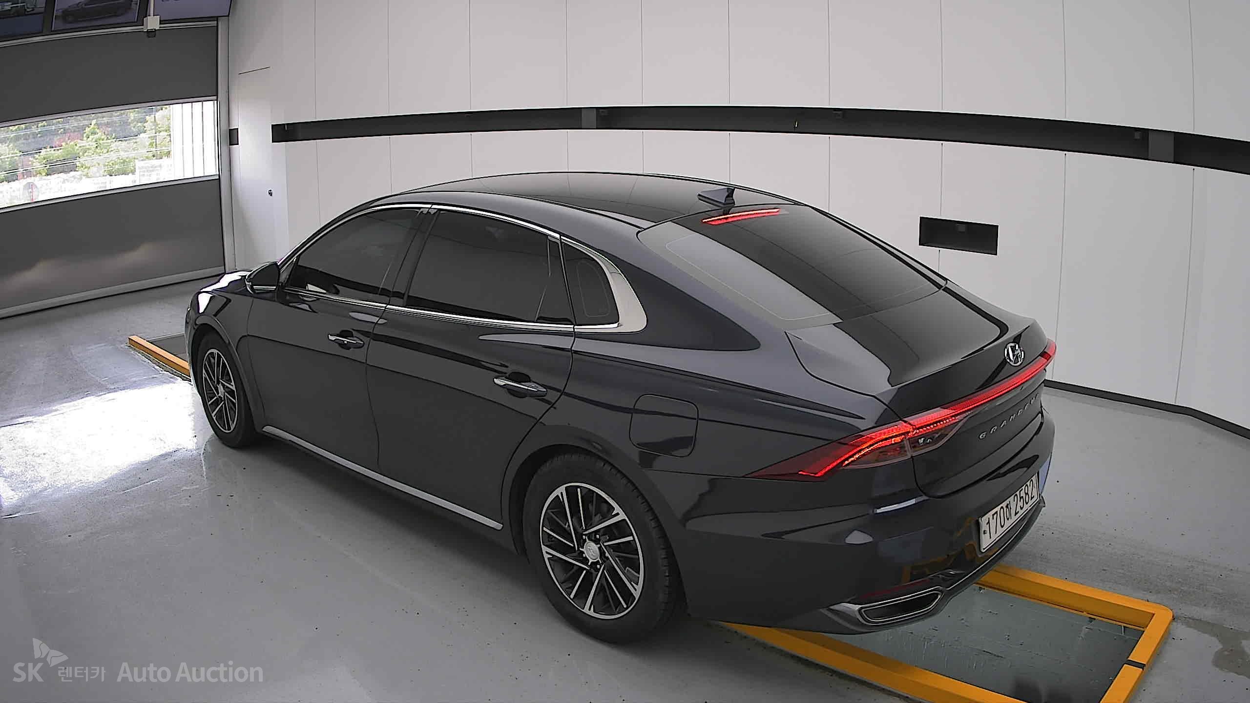 2021 - hyundai grandeur