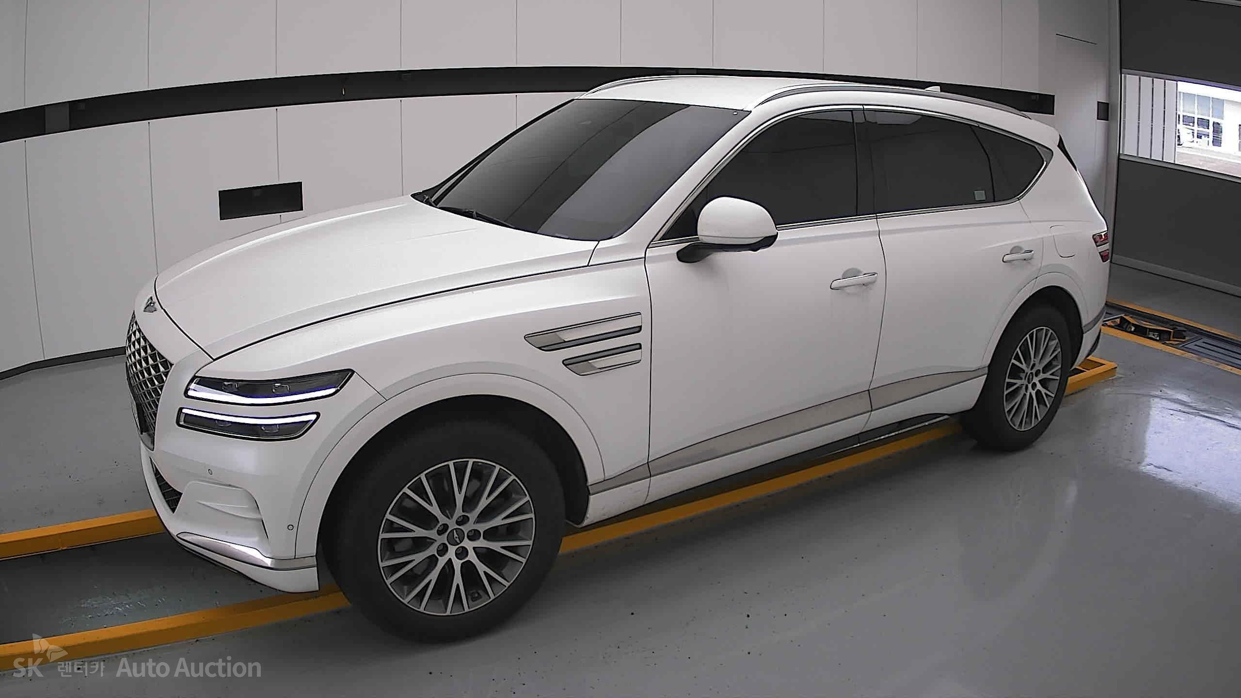 2021 - genesis gv80