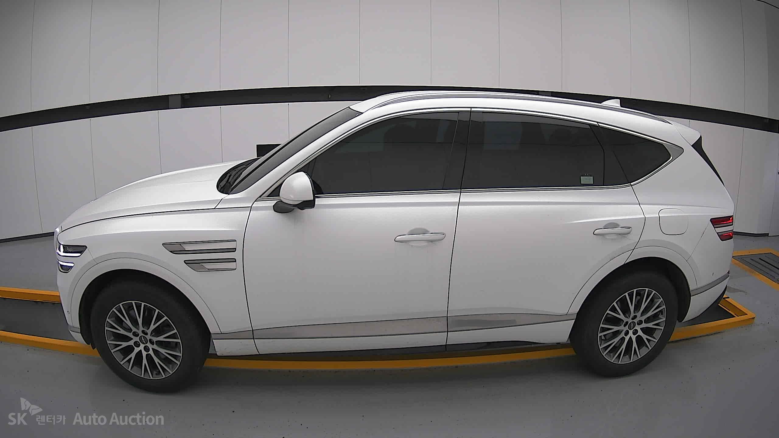 2021 - genesis gv80