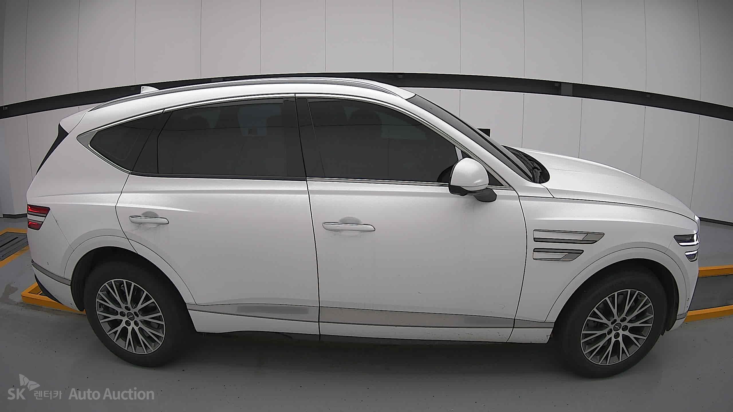 2021 - genesis gv80